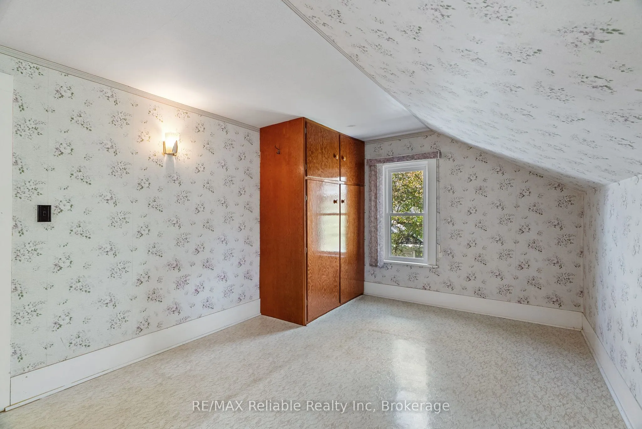 67 Jarvis Street N