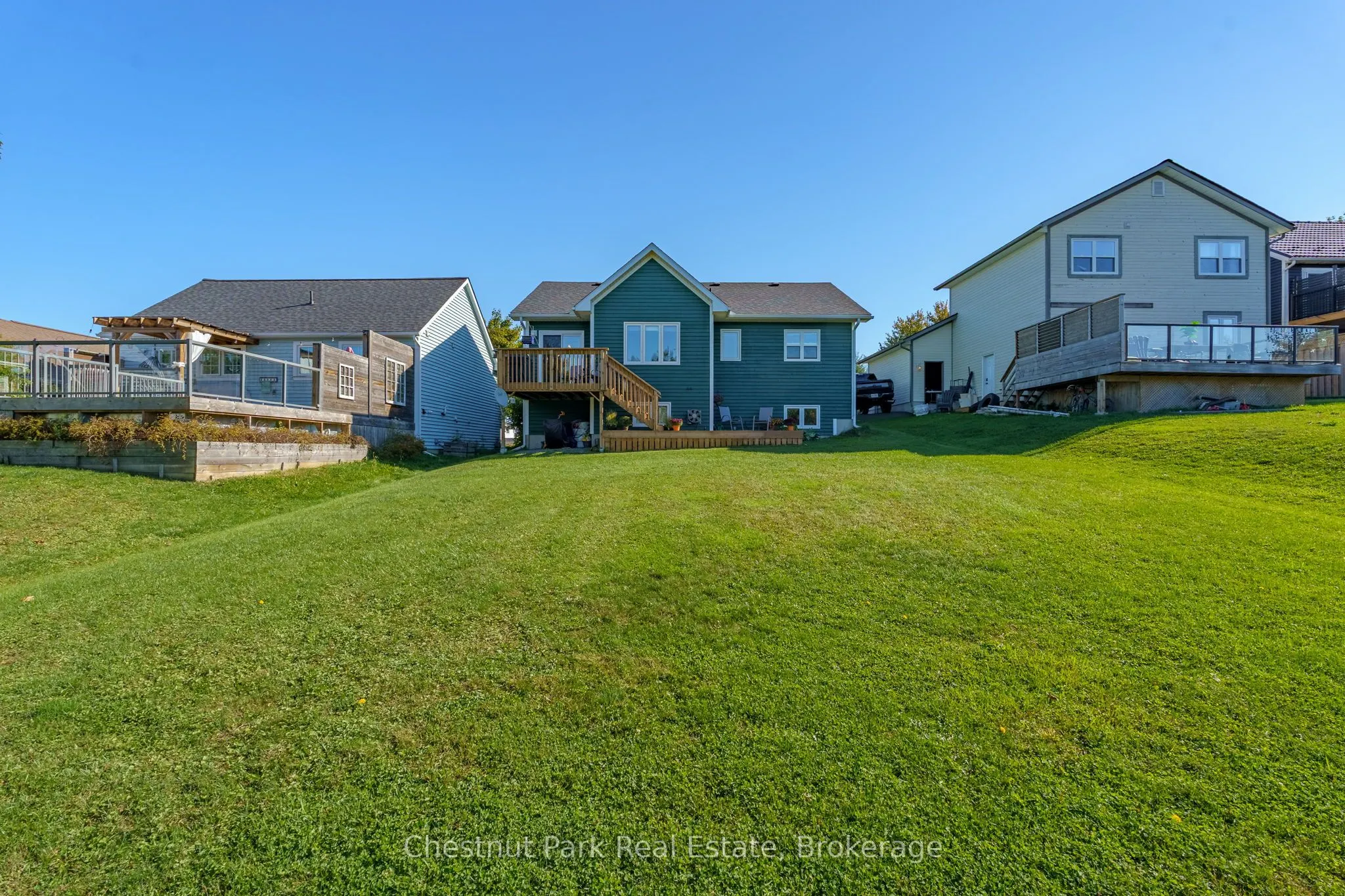 8 Coates Avenue