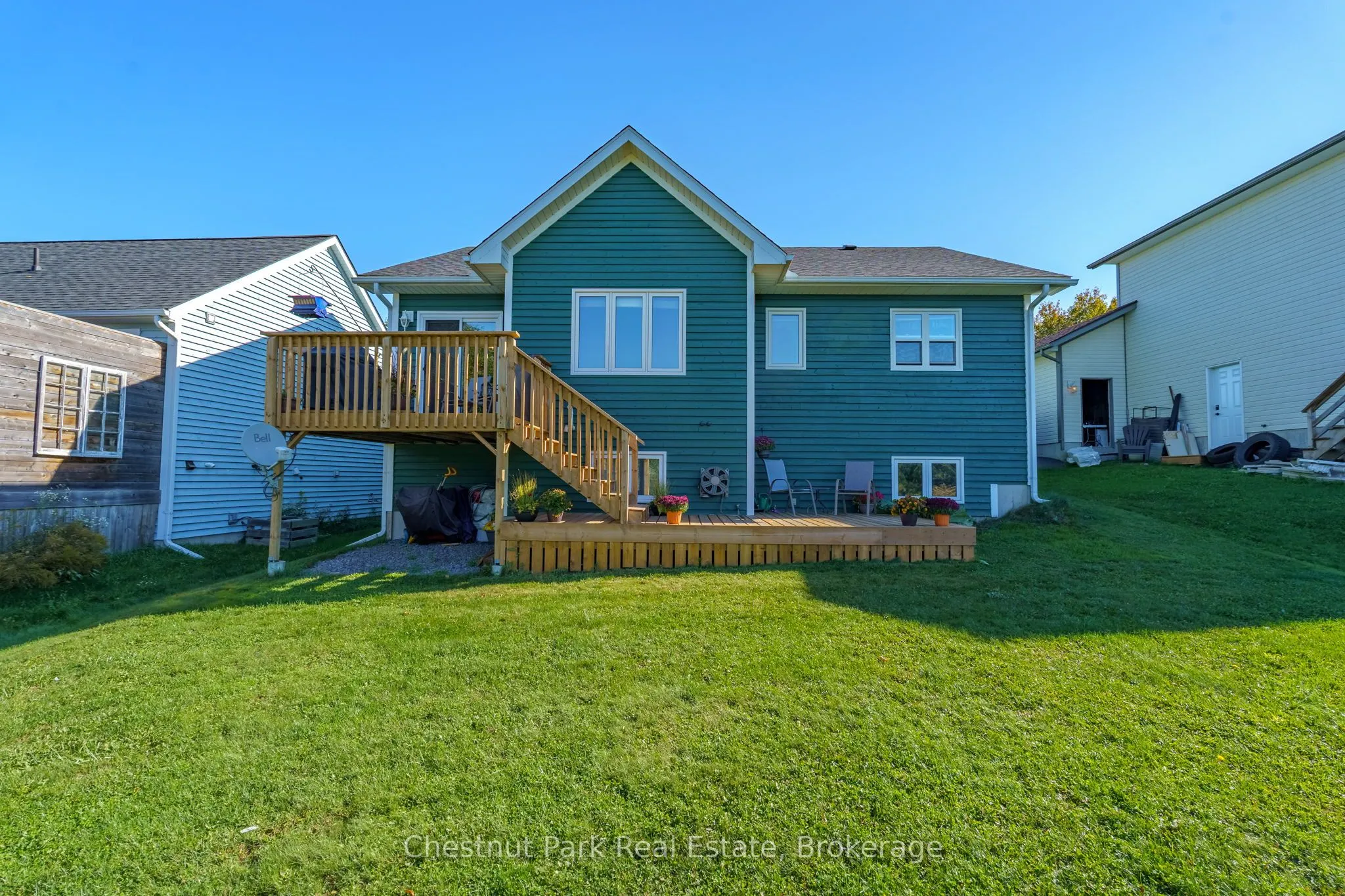 8 Coates Avenue