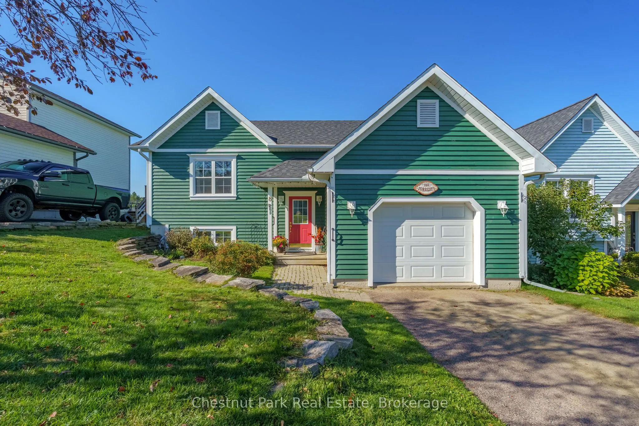 8 Coates Avenue