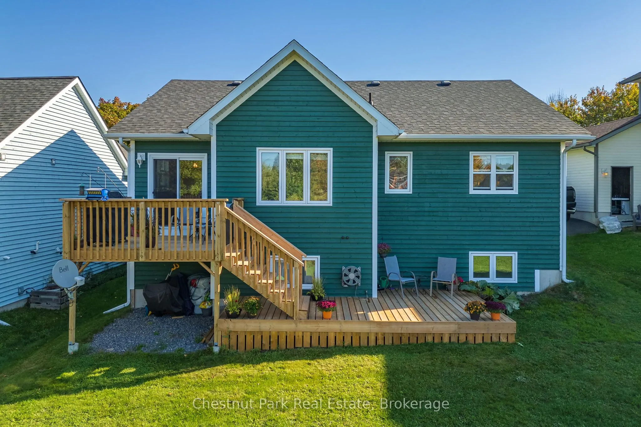 8 Coates Avenue