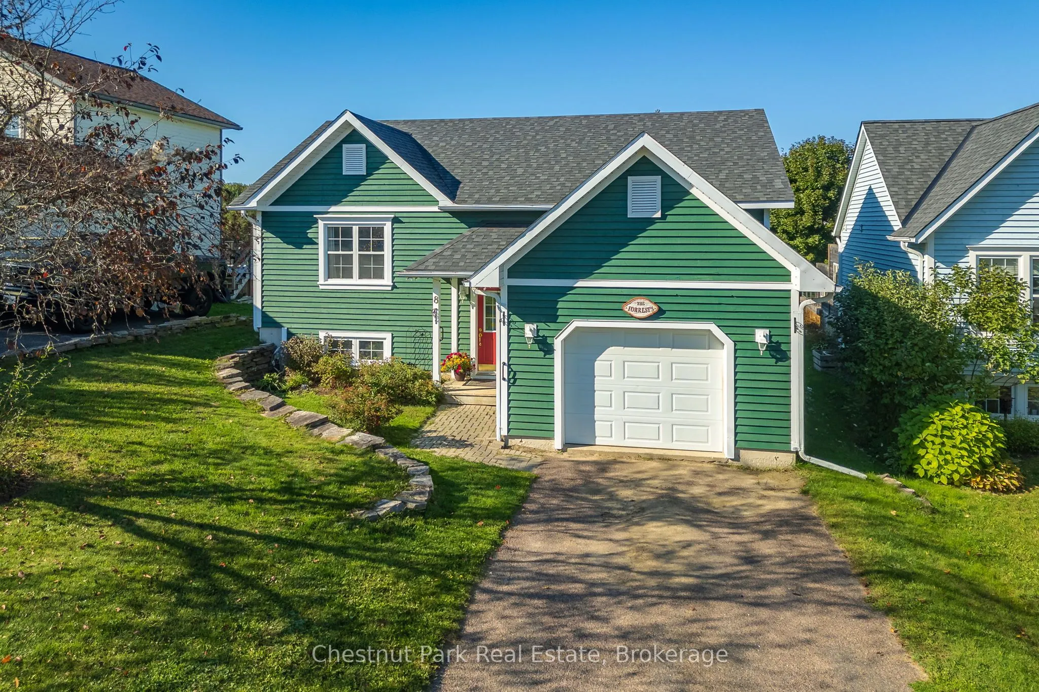 8 Coates Avenue
