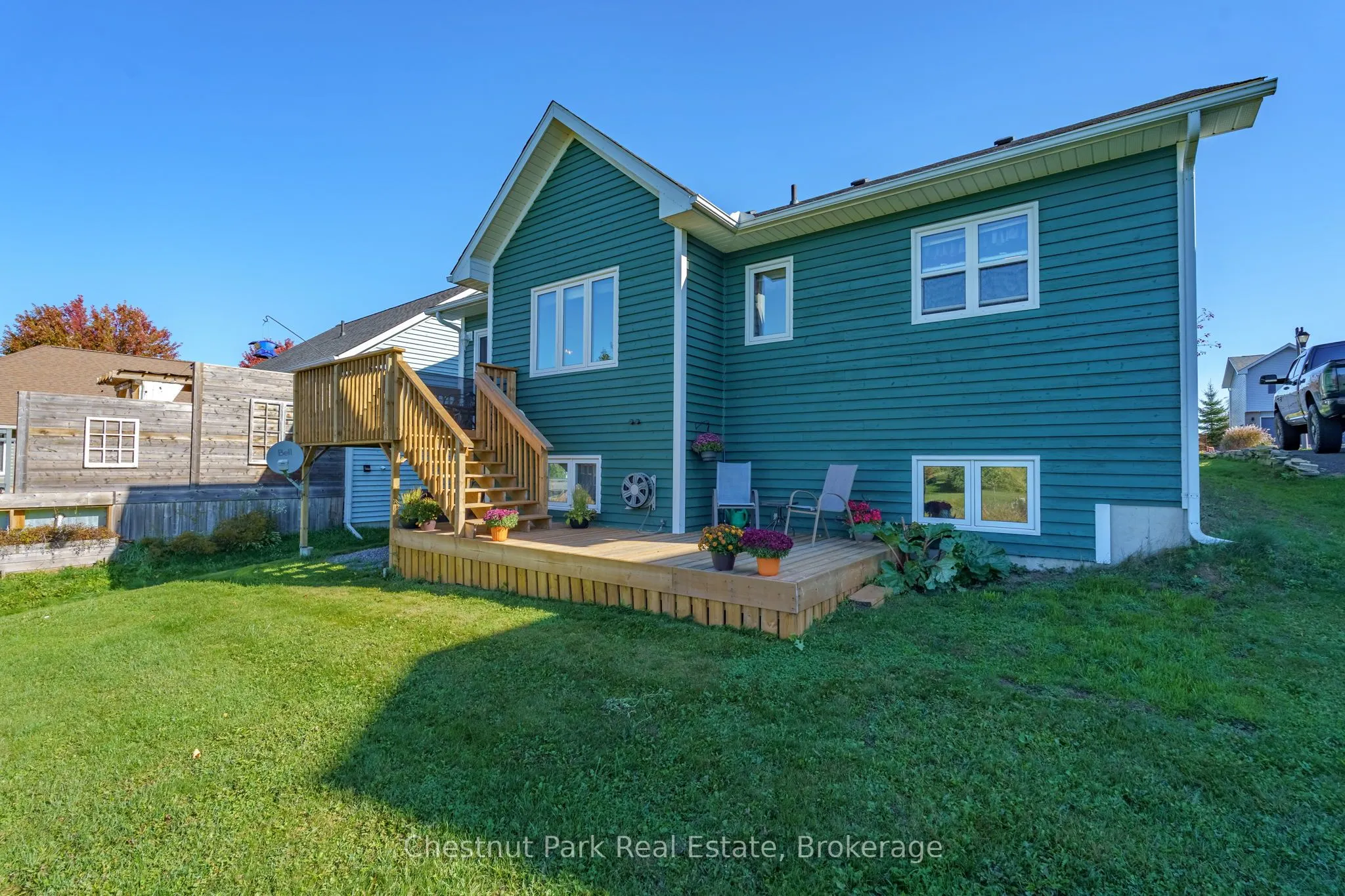 8 Coates Avenue