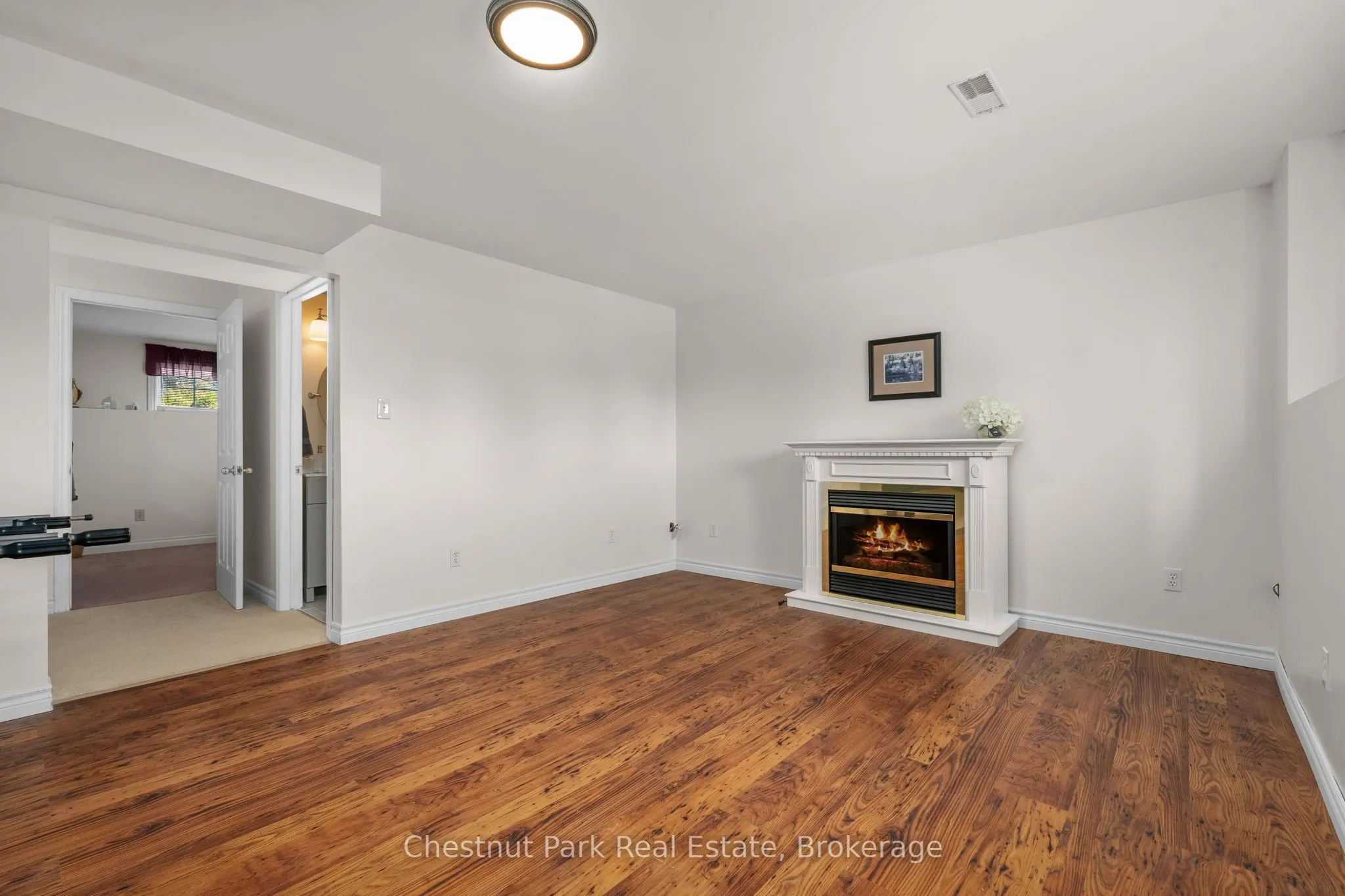 8 Coates Avenue