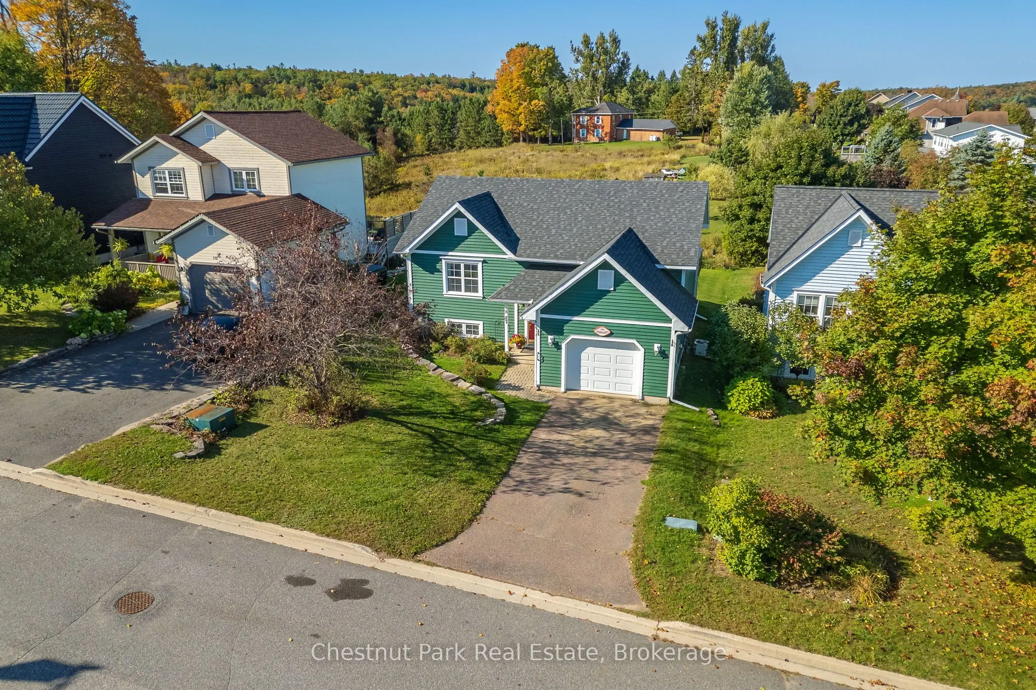 8 Coates Avenue