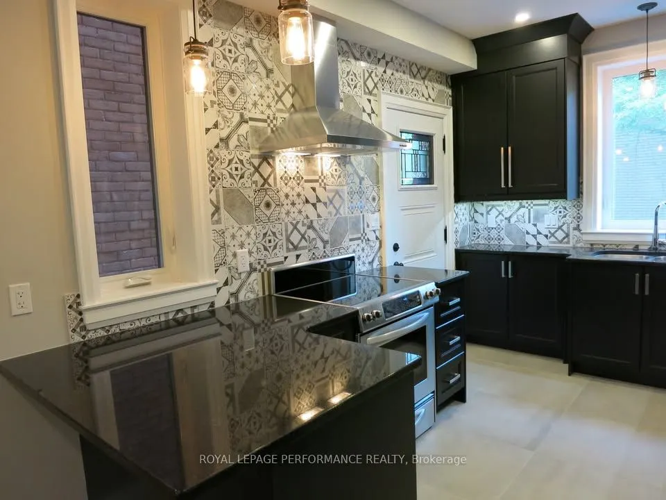 21 Monk Street, #1