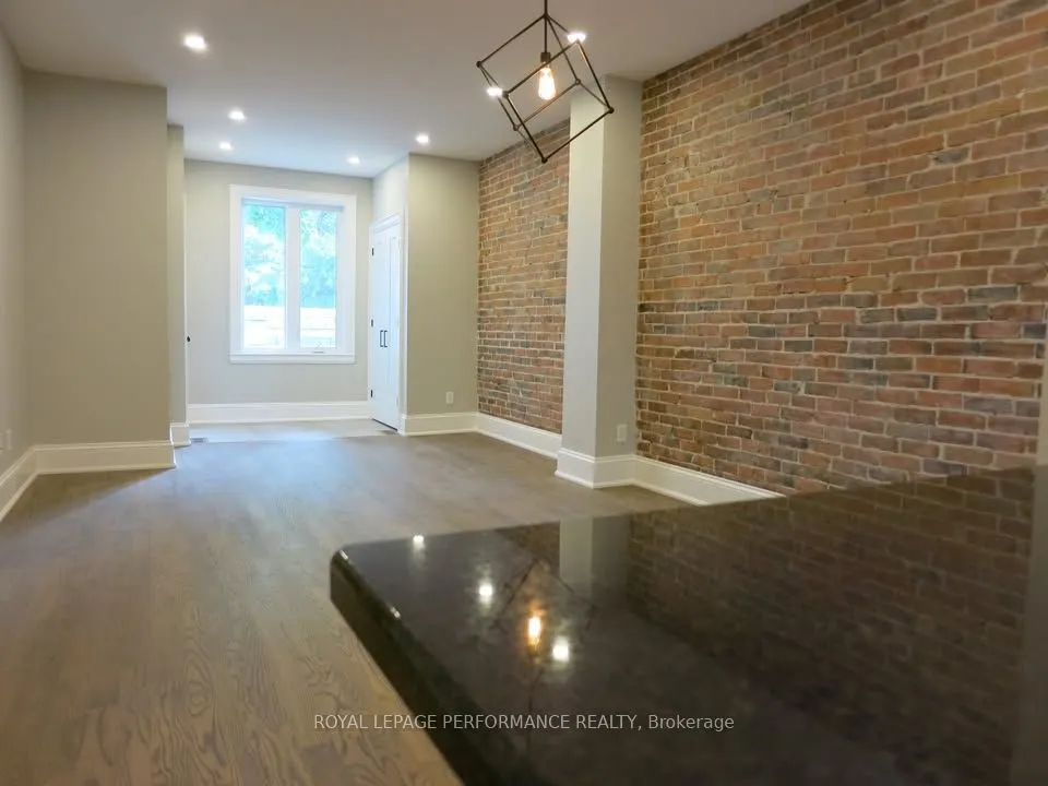 21 Monk Street, #1