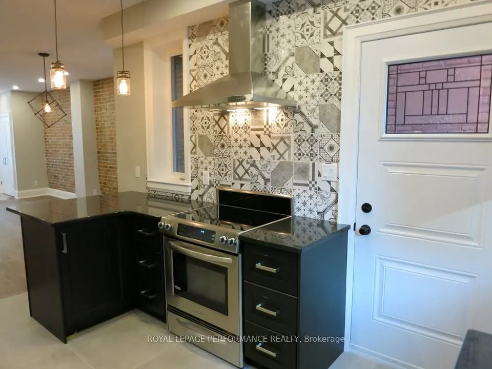 21 Monk Street, #1