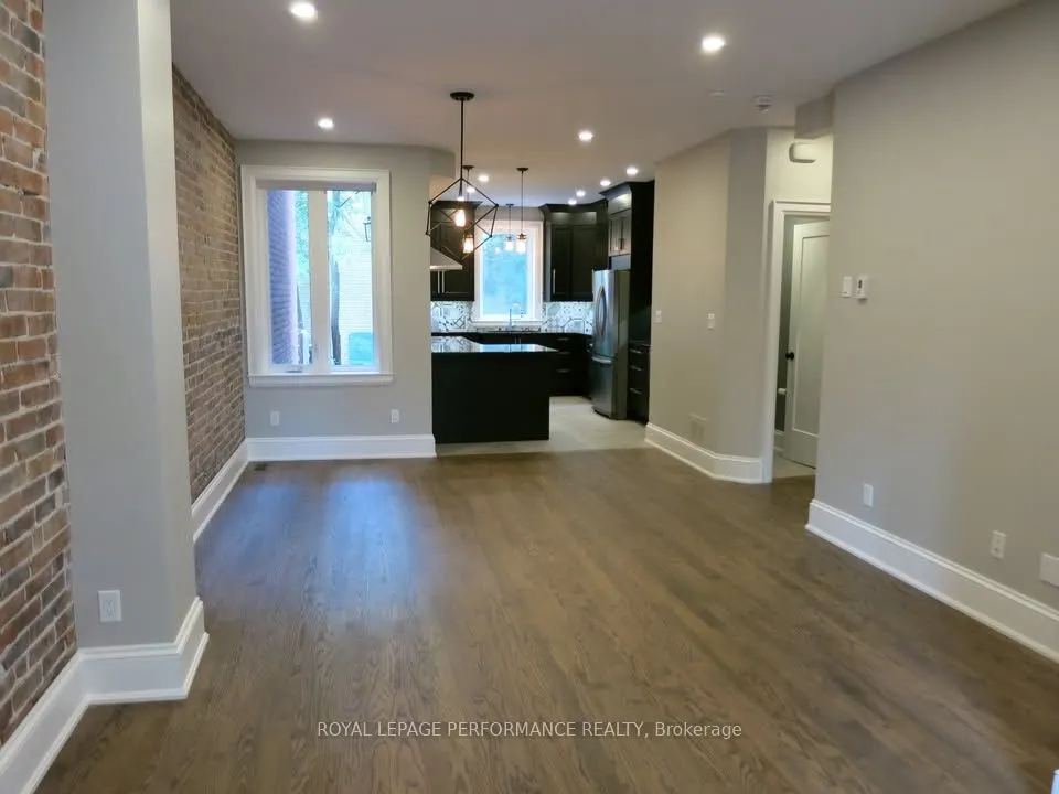 21 Monk Street, #1