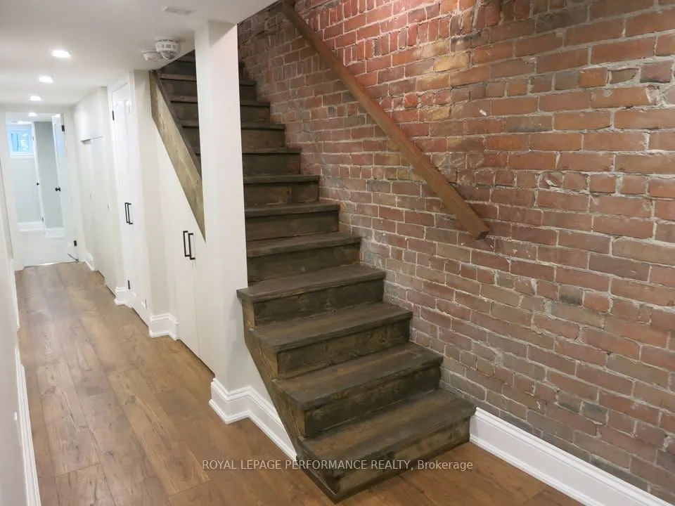 21 Monk Street, #1