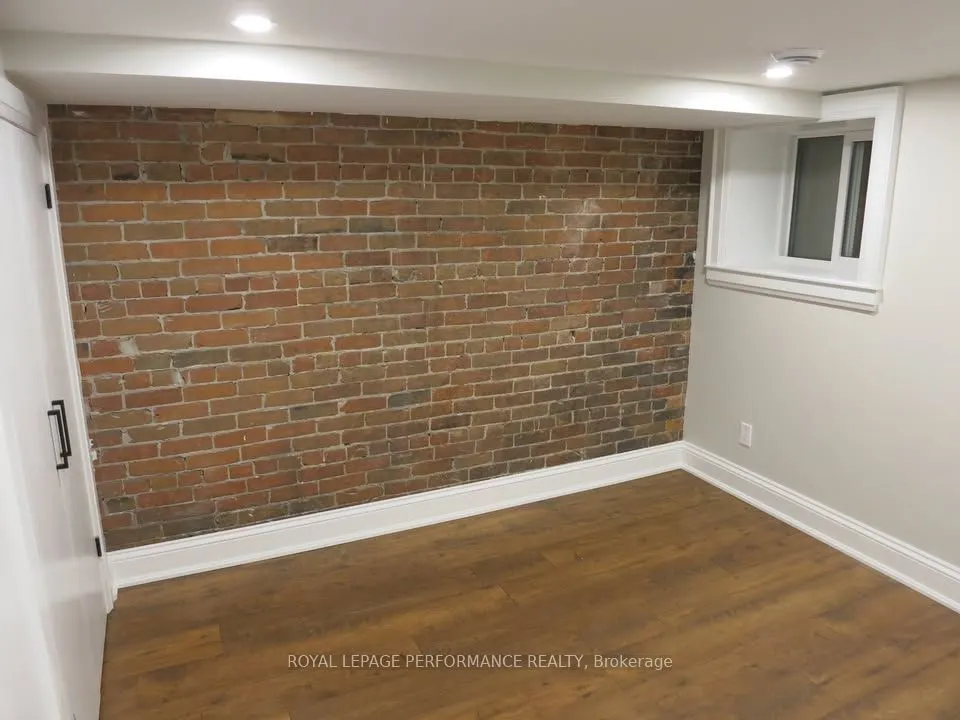 21 Monk Street, #1