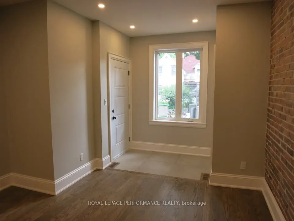 21 Monk Street, #1