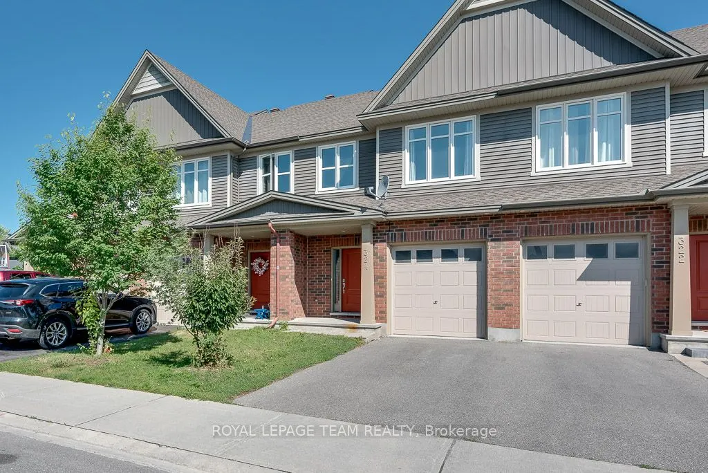 324 Fergus Crescent