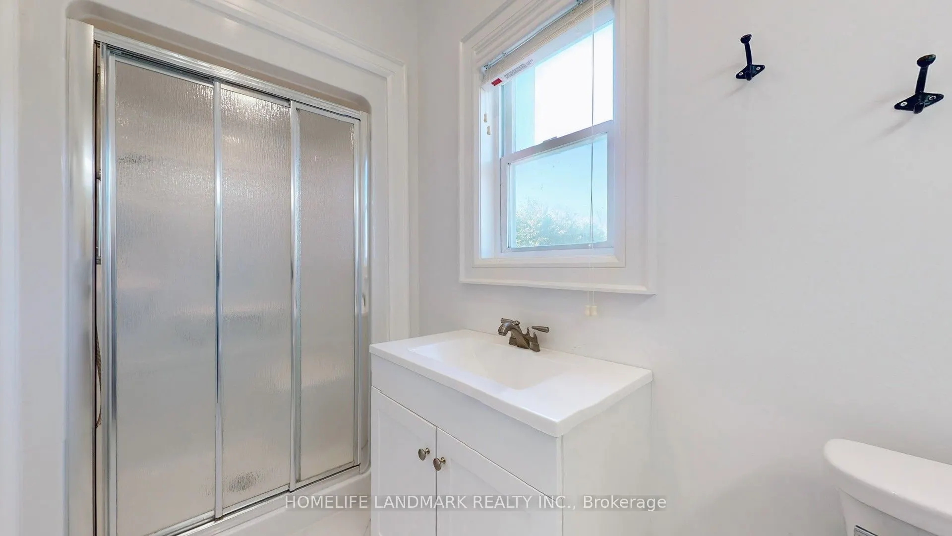 208 Lakeshore Drive