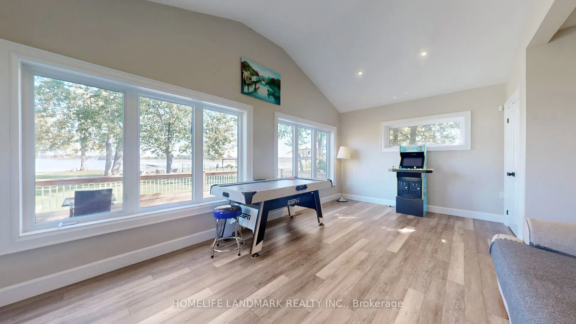 208 Lakeshore Drive