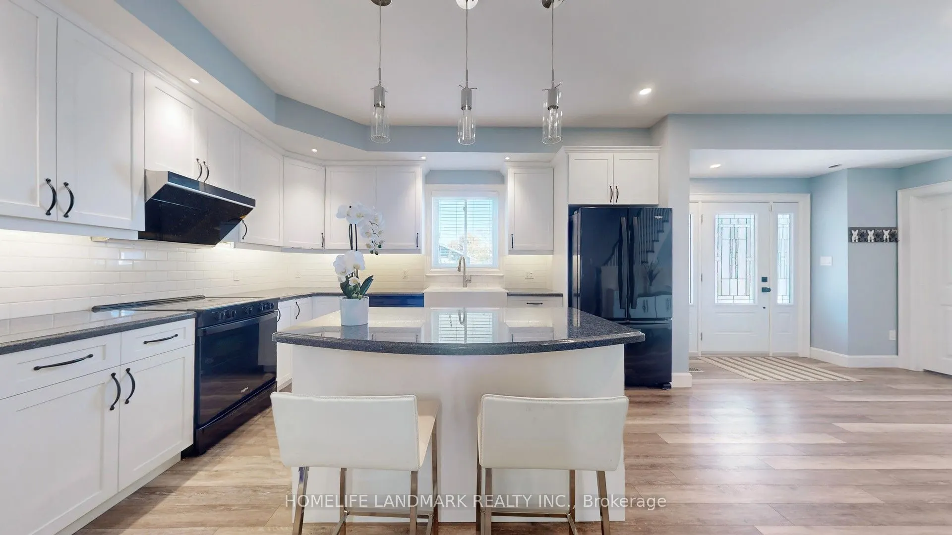 208 Lakeshore Drive
