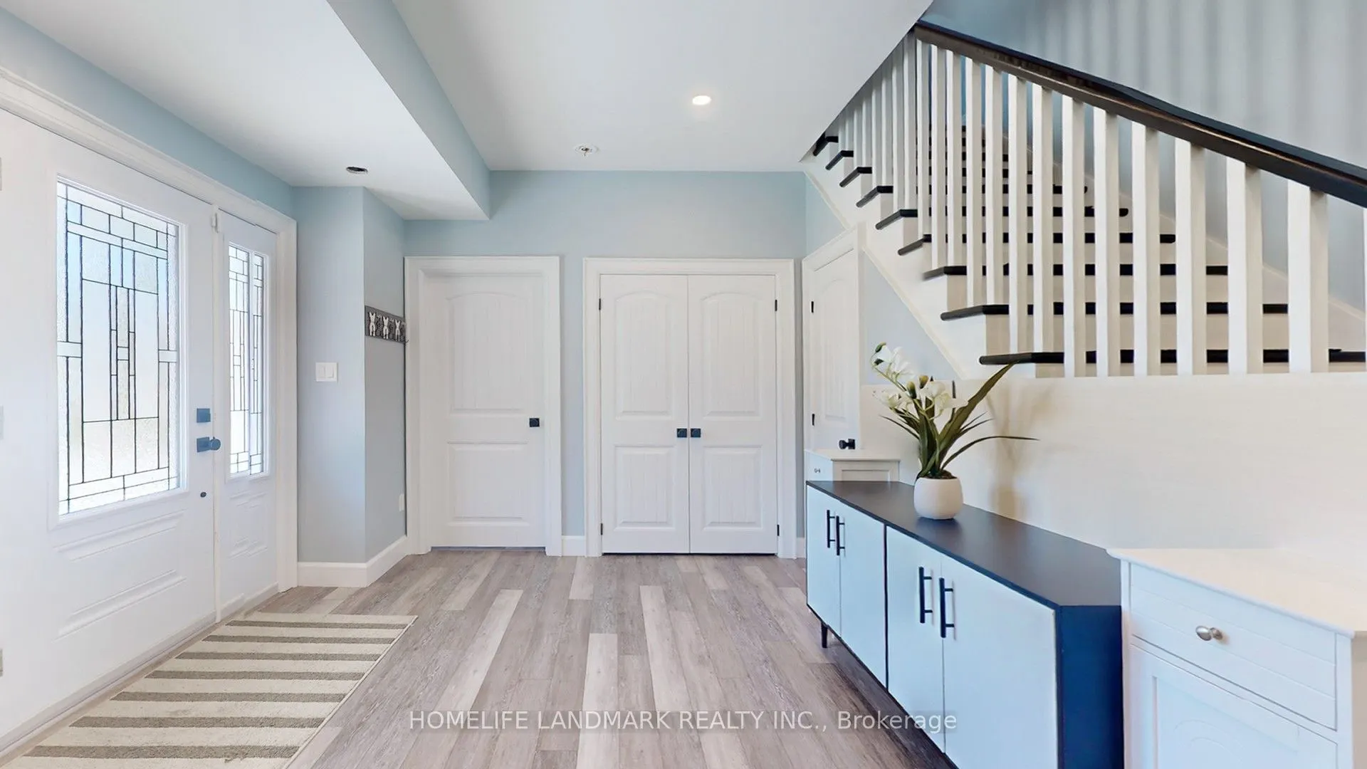 208 Lakeshore Drive