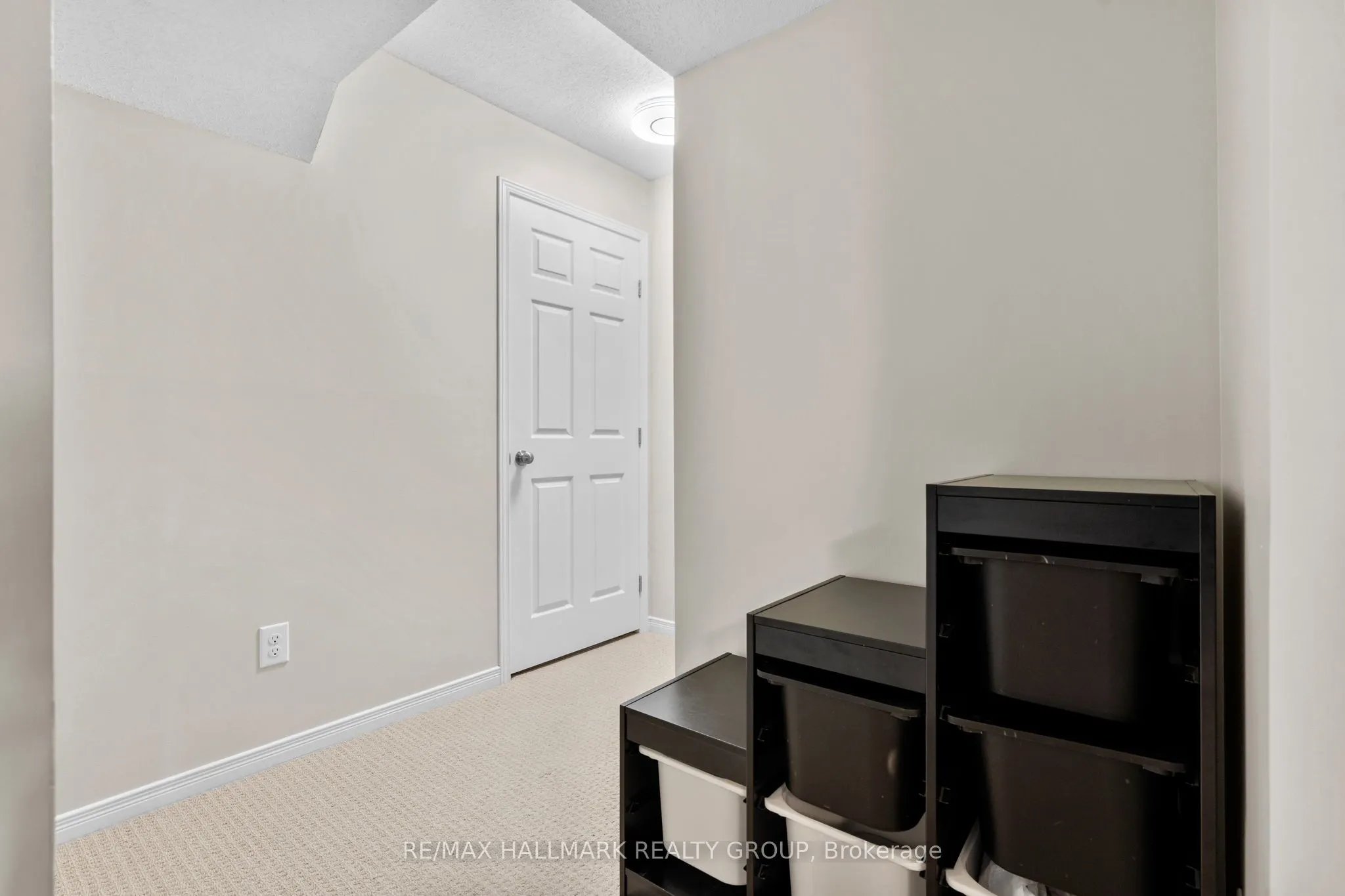 379 Rolling Meadow Crescent