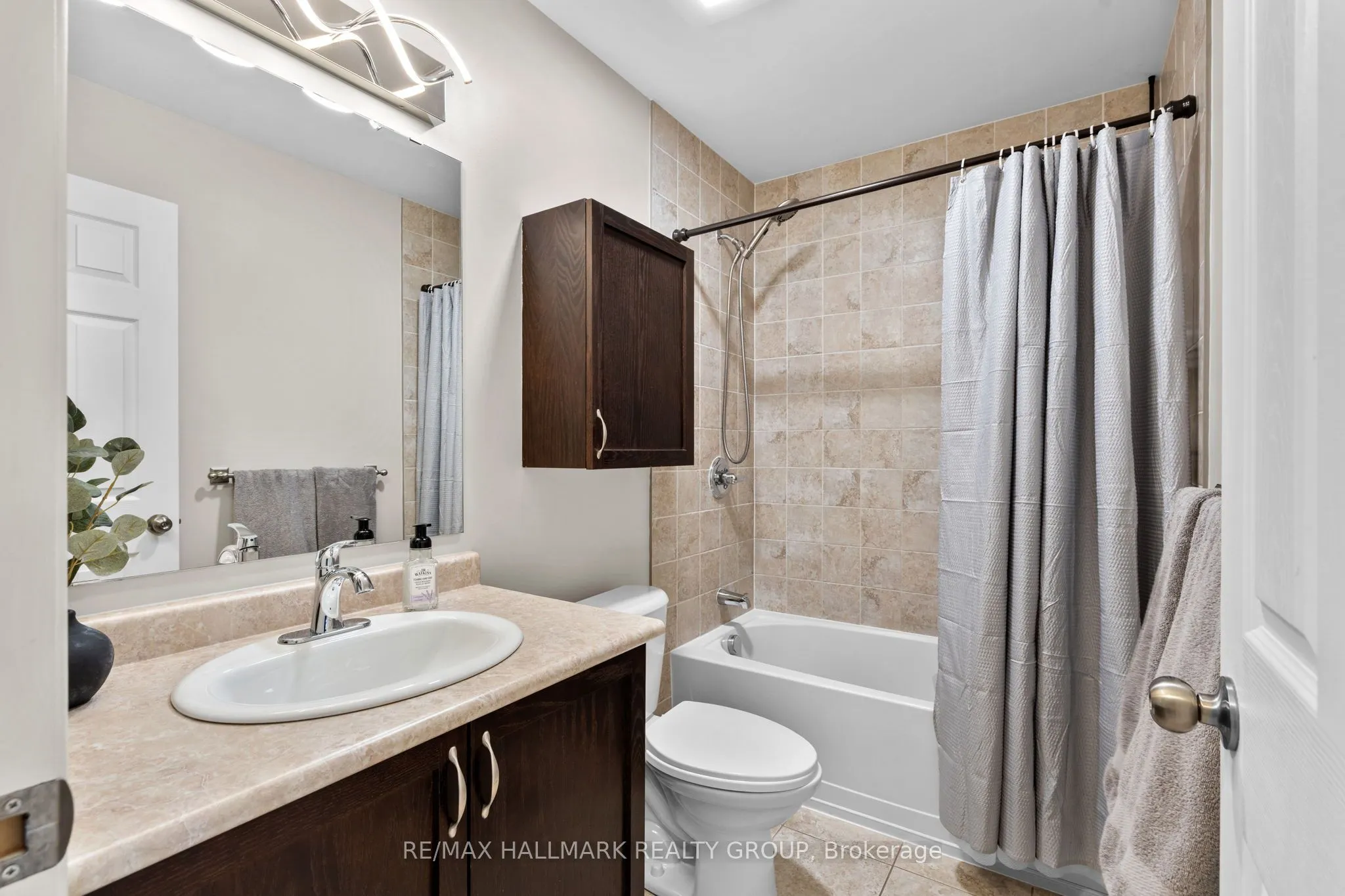 379 Rolling Meadow Crescent
