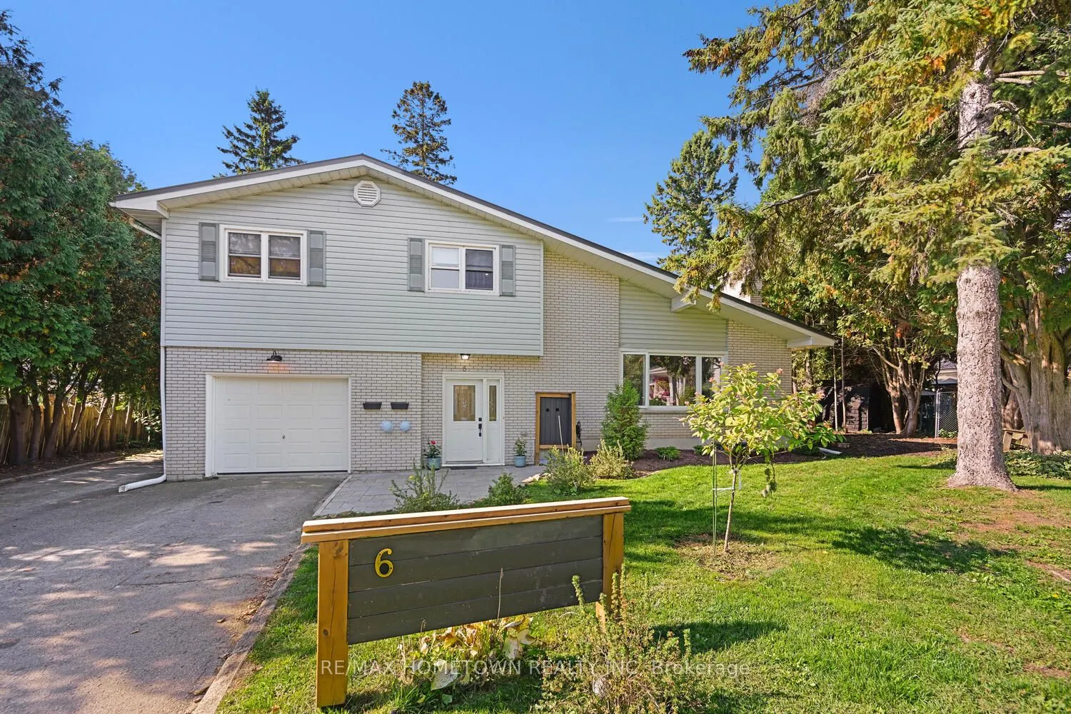 6 Maplewood Circle