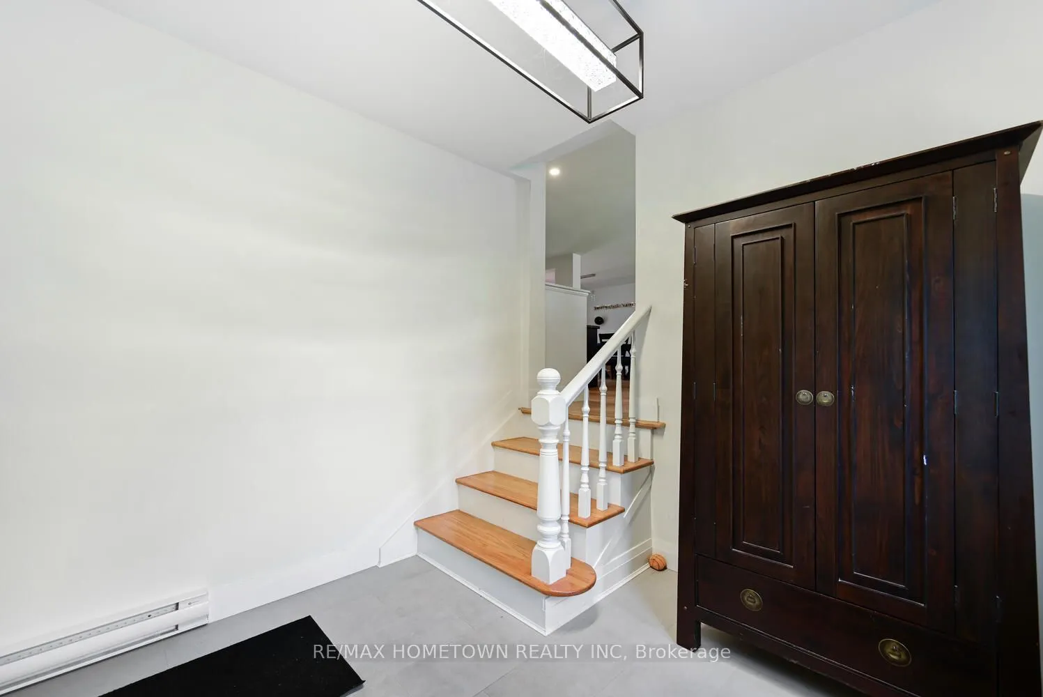 6 Maplewood Circle