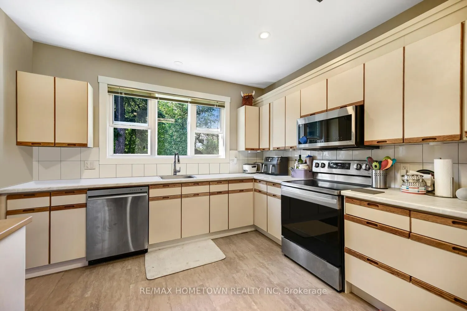 6 Maplewood Circle