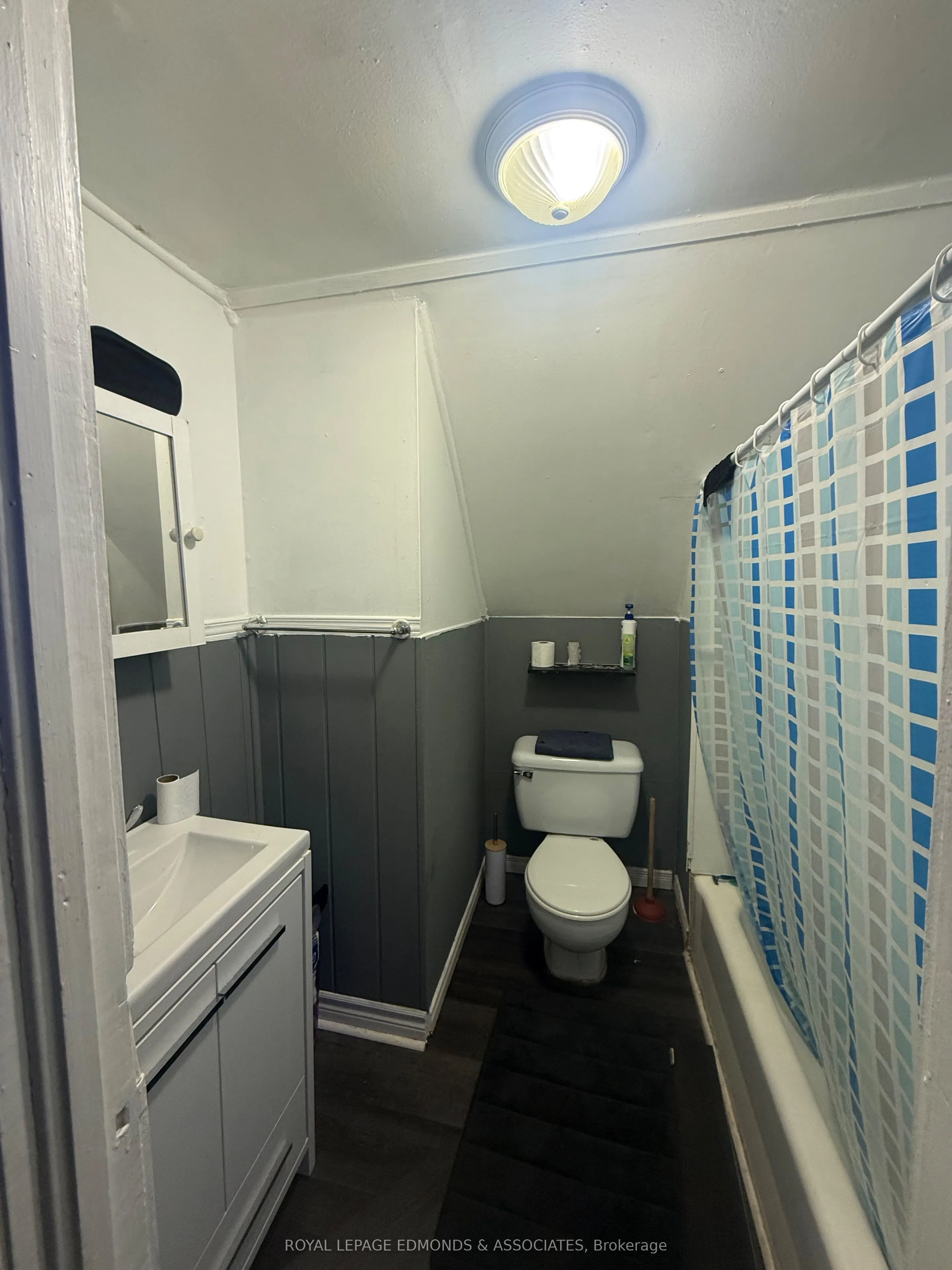 475 Pembroke Street W