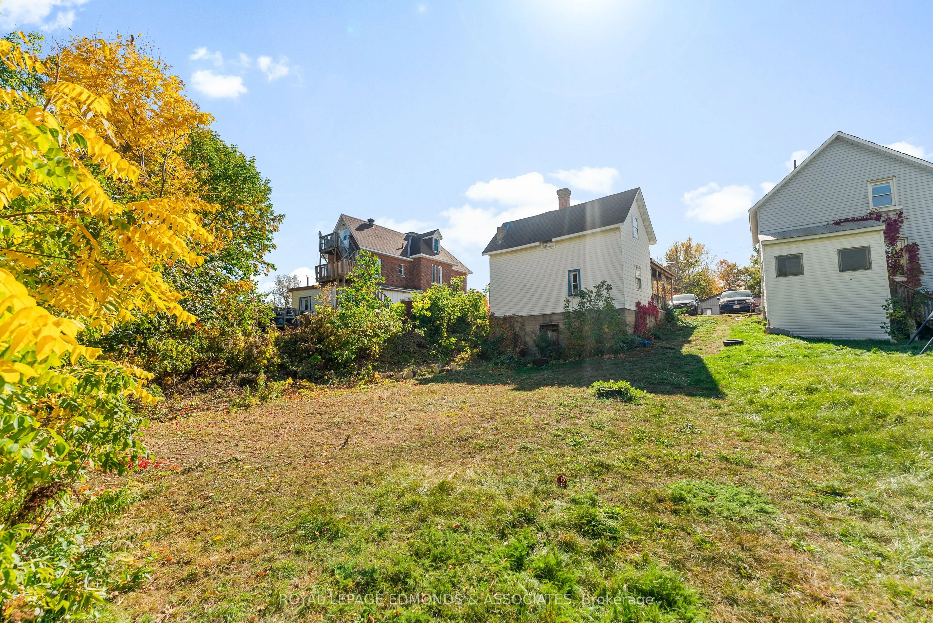 475 Pembroke Street W