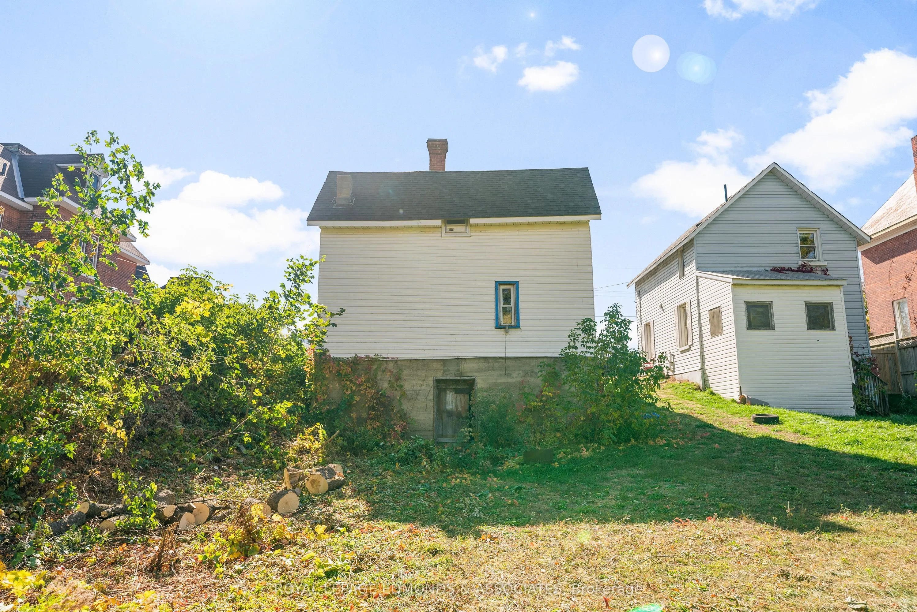 475 Pembroke Street W