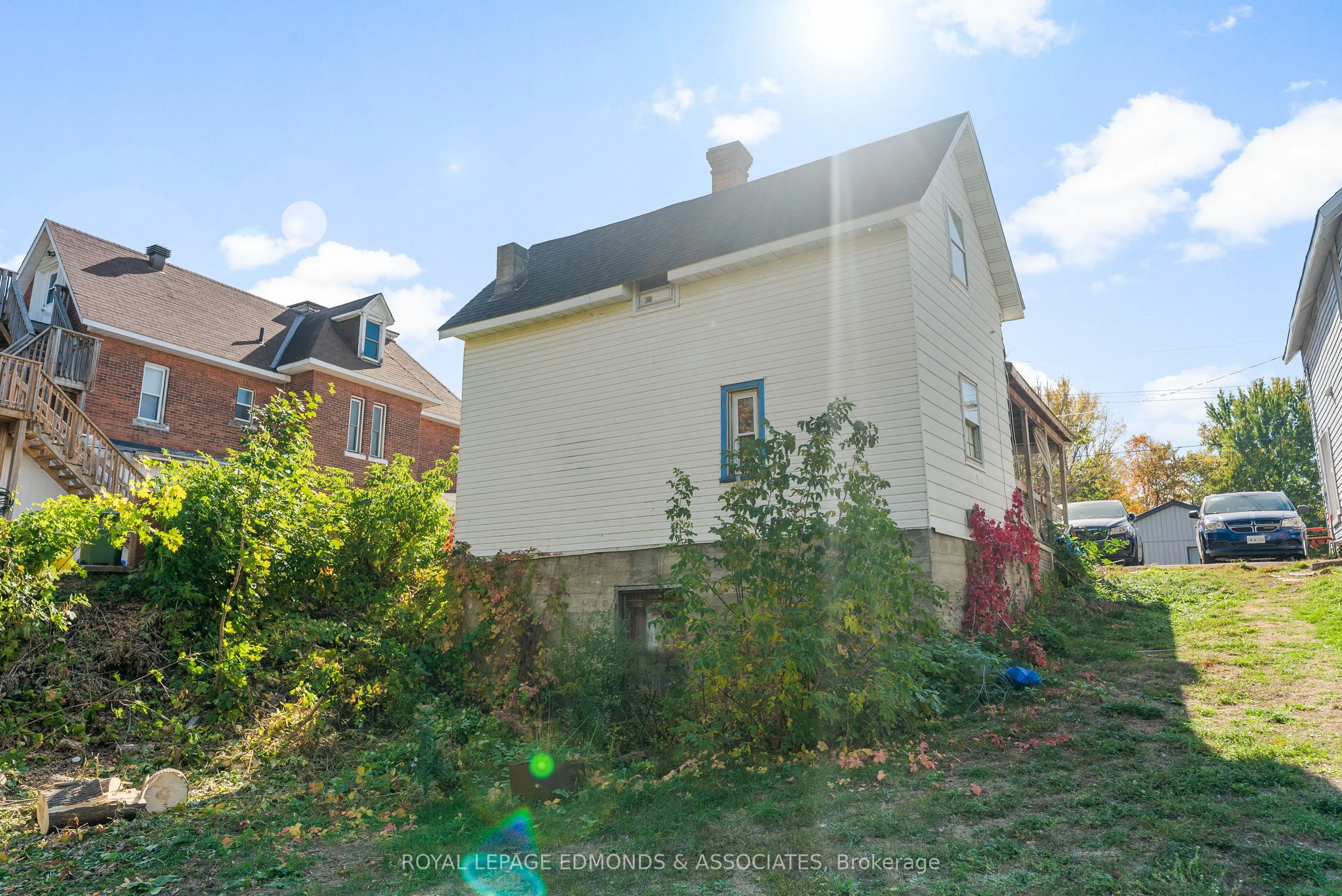 475 Pembroke Street W