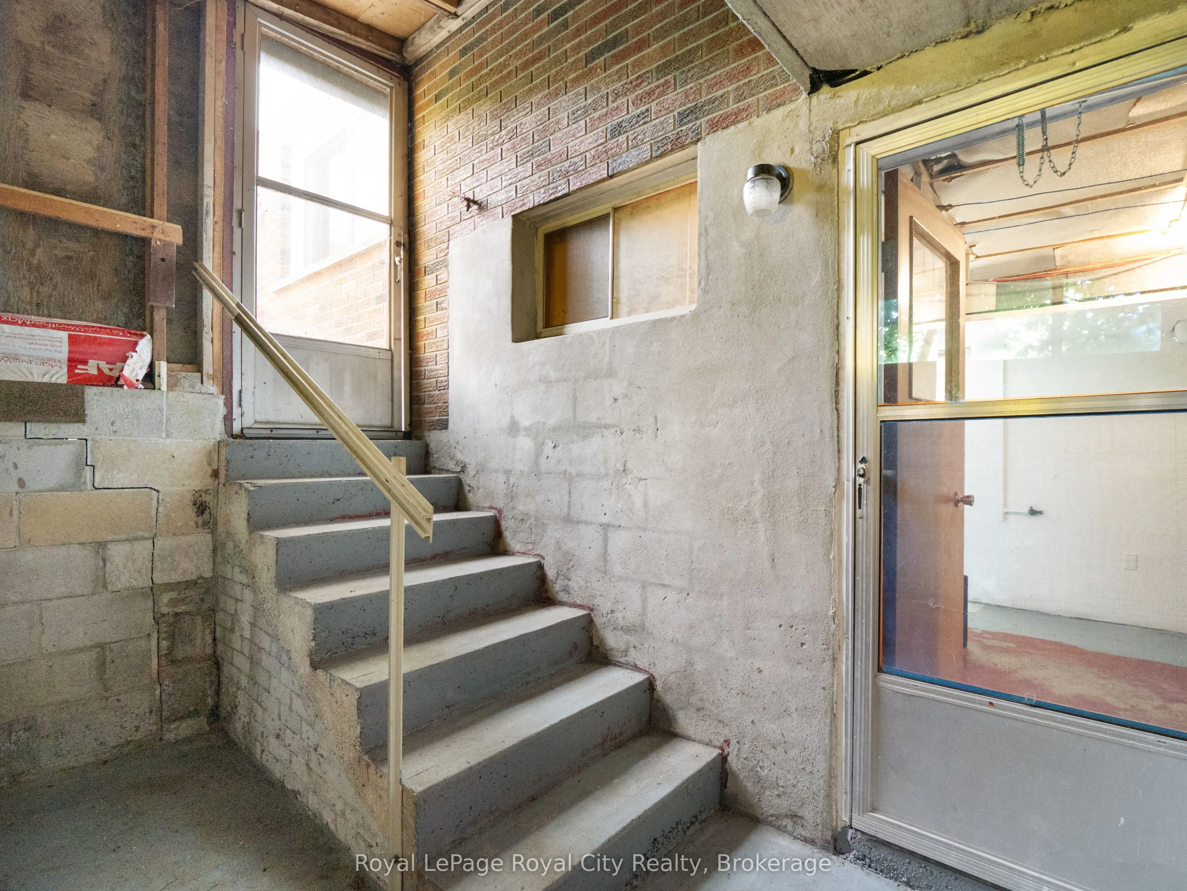 48 Glenbrook Drive