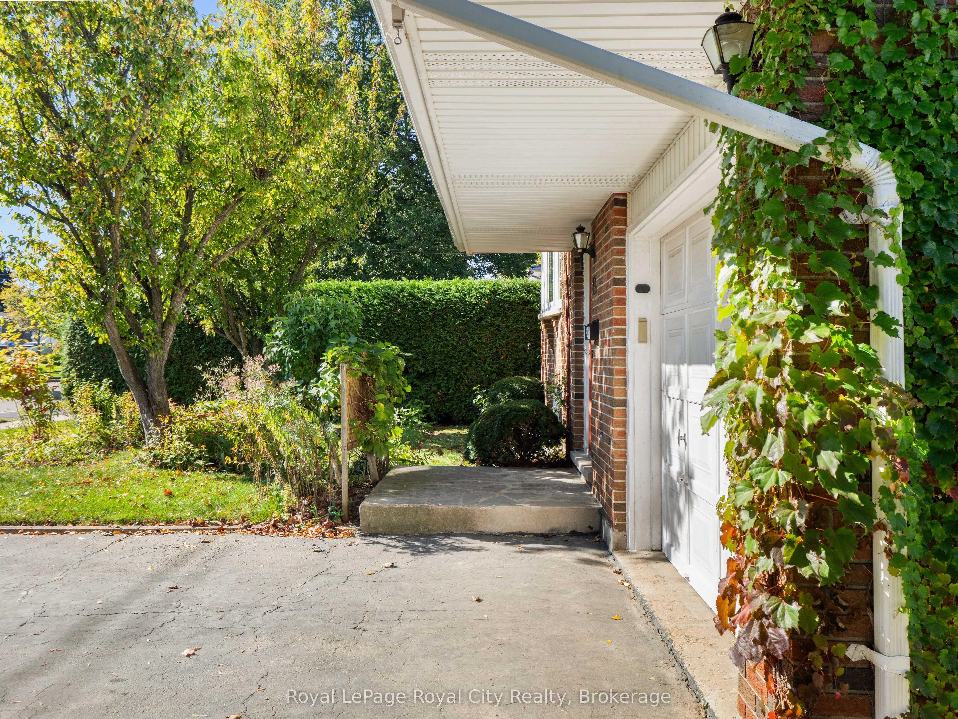 48 Glenbrook Drive