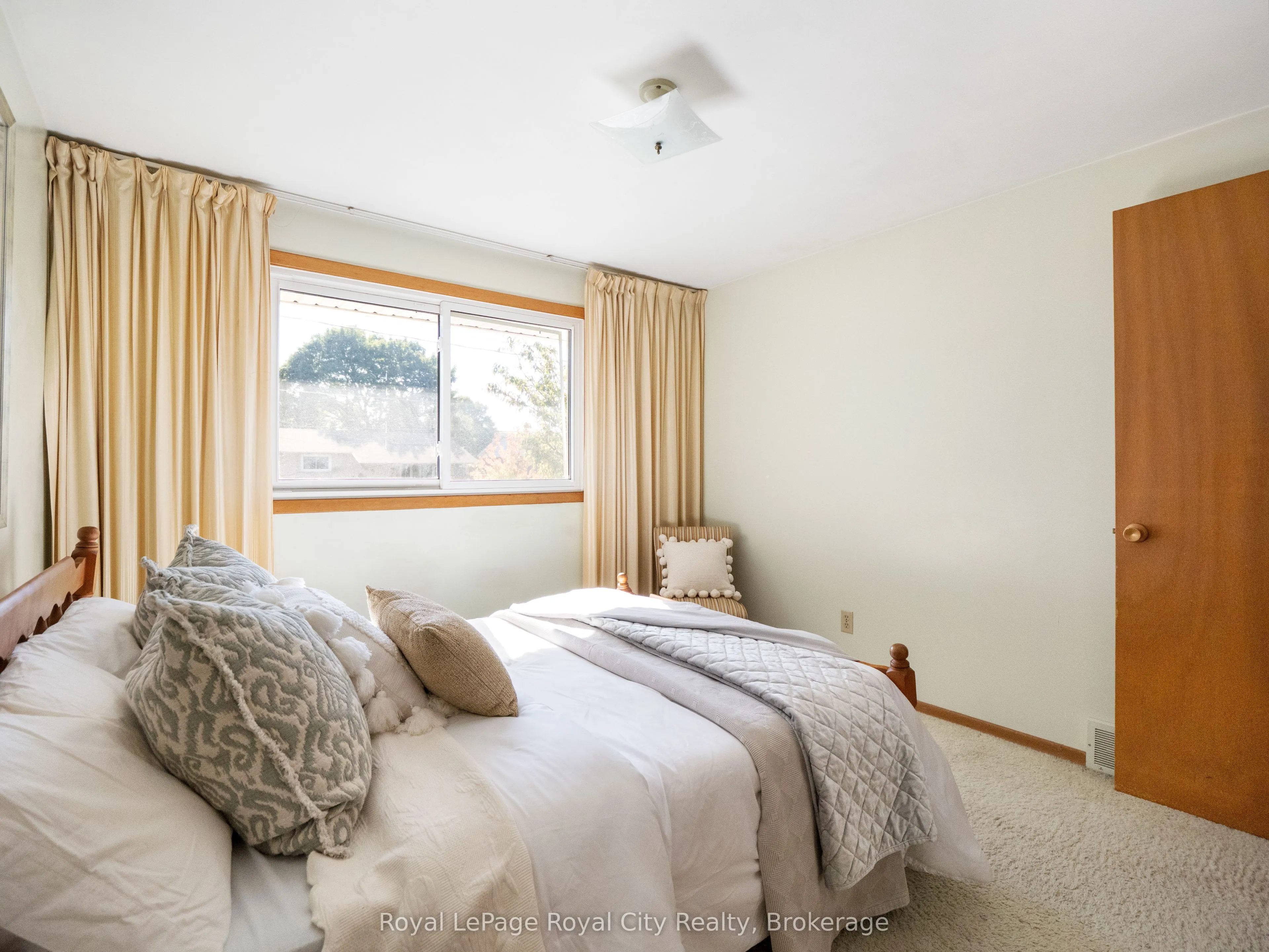 48 Glenbrook Drive
