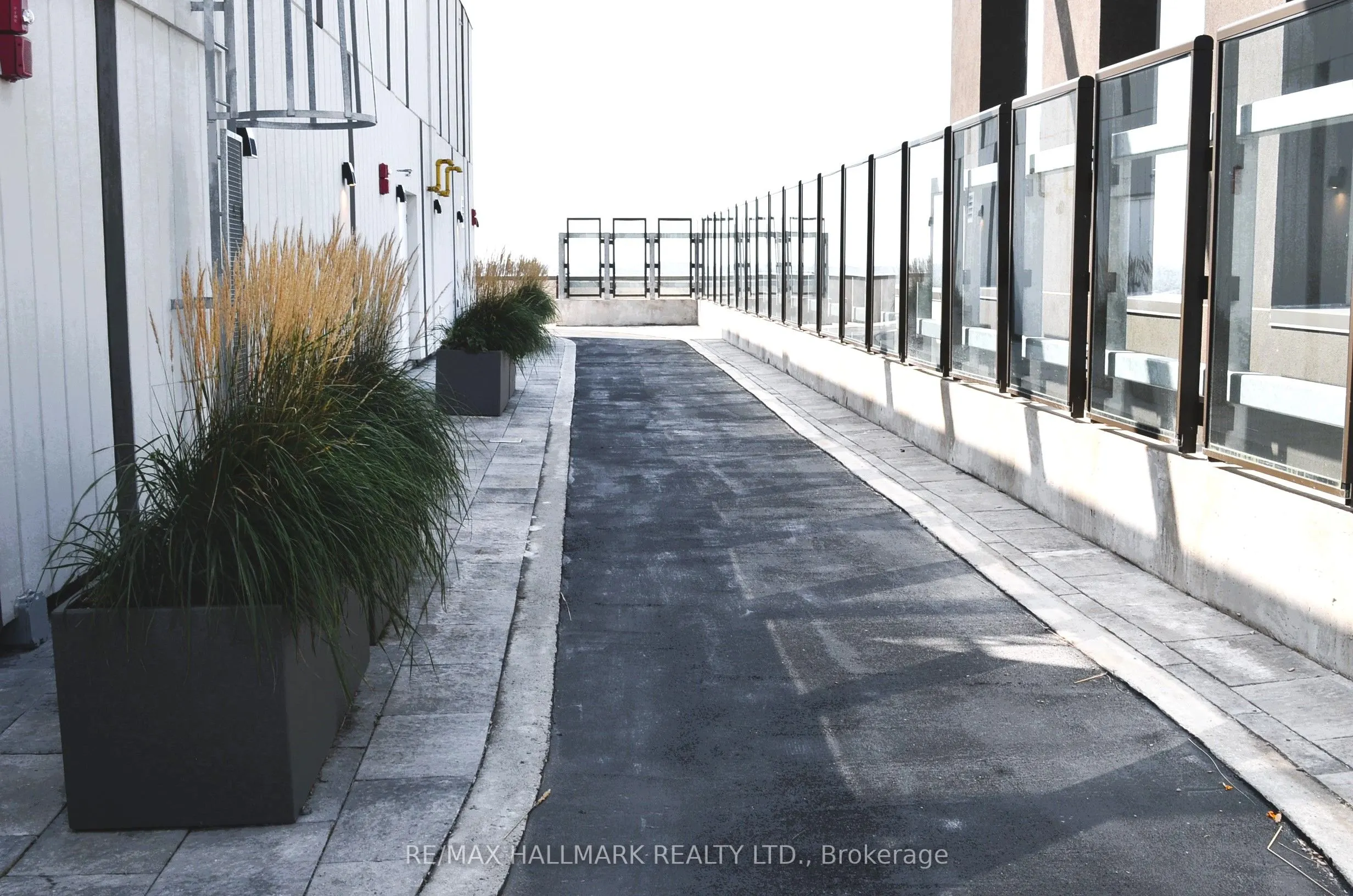 85 Duke Street W, #1704