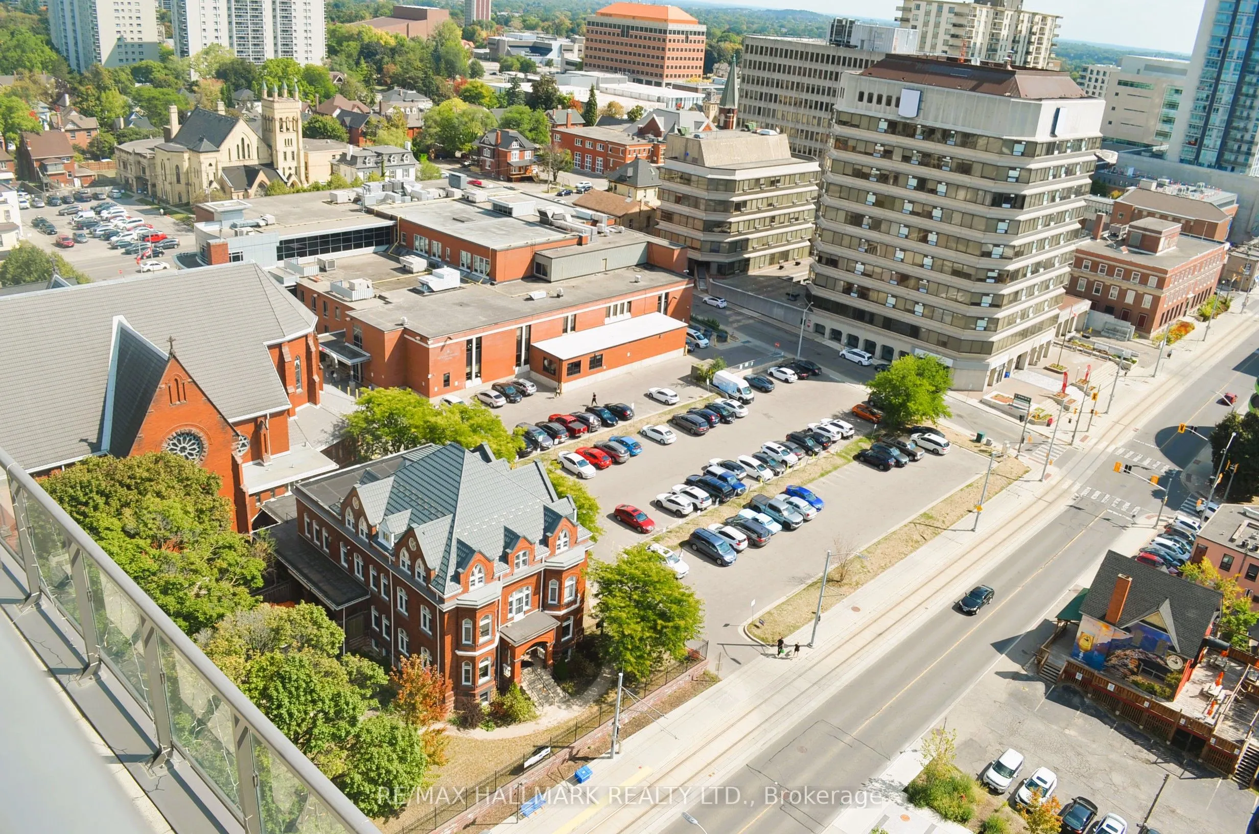 85 Duke Street W, #1704