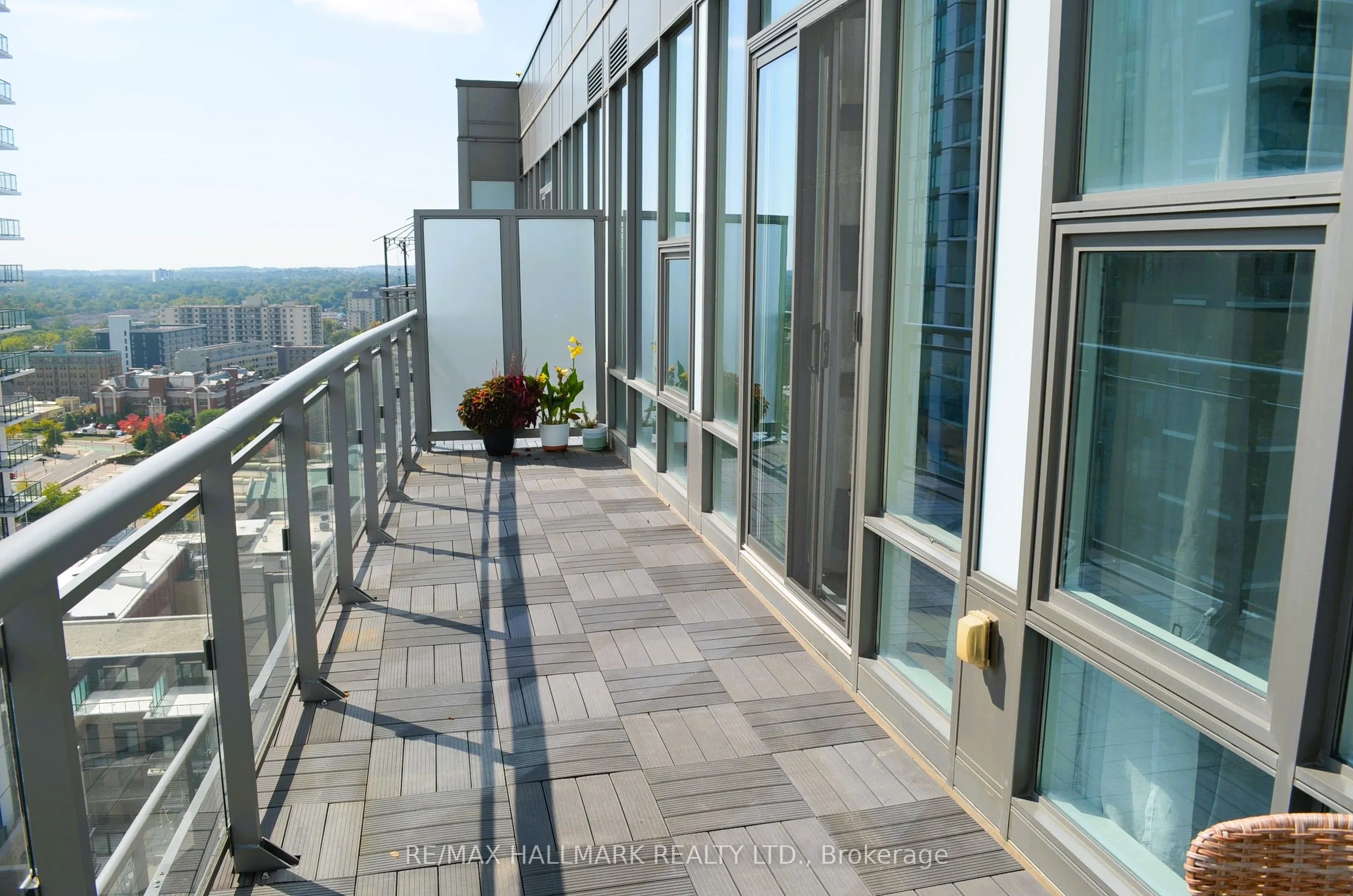 85 Duke Street W, #1704