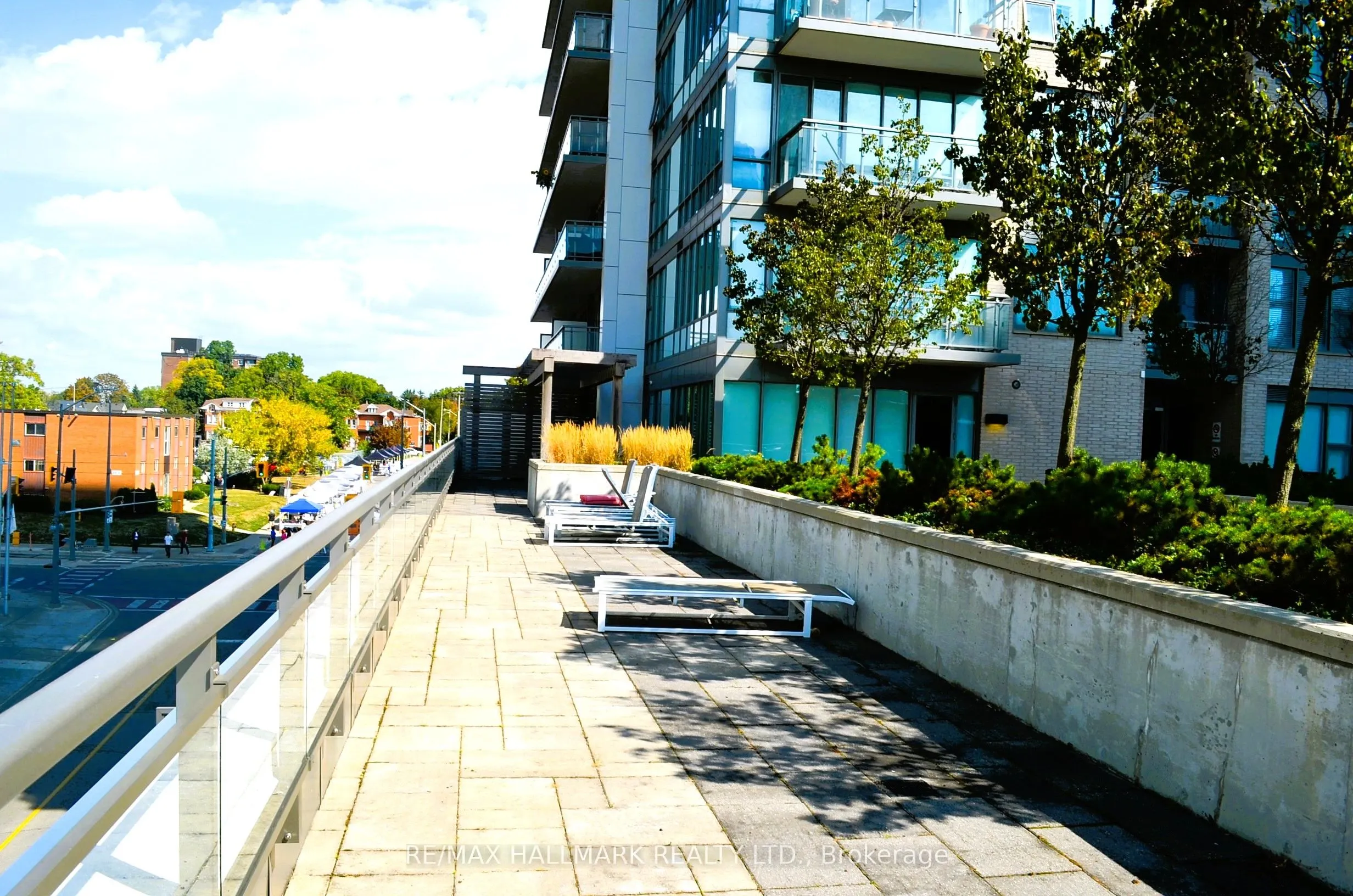85 Duke Street W, #1704