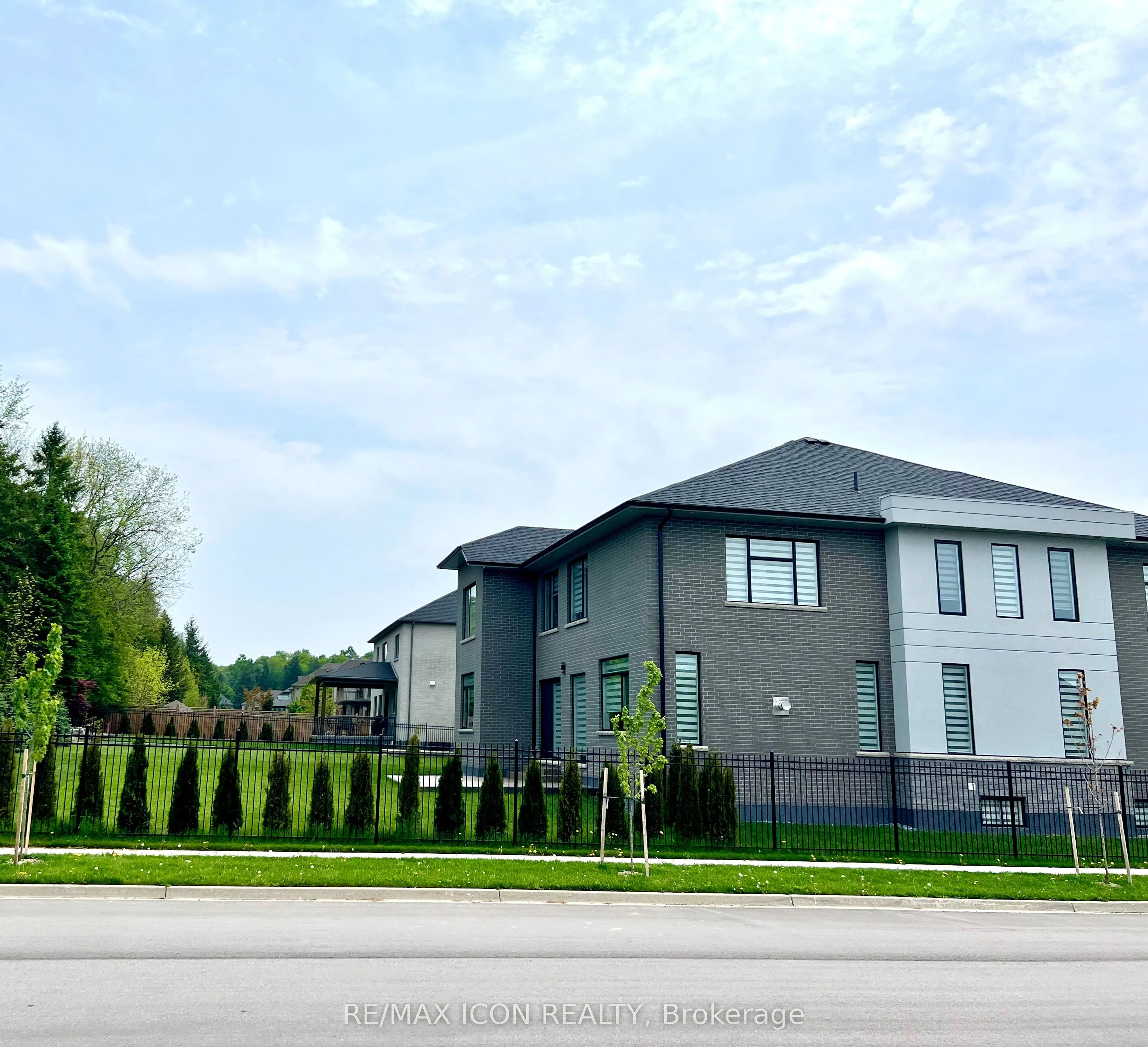 685 Meadowsweet Avenue