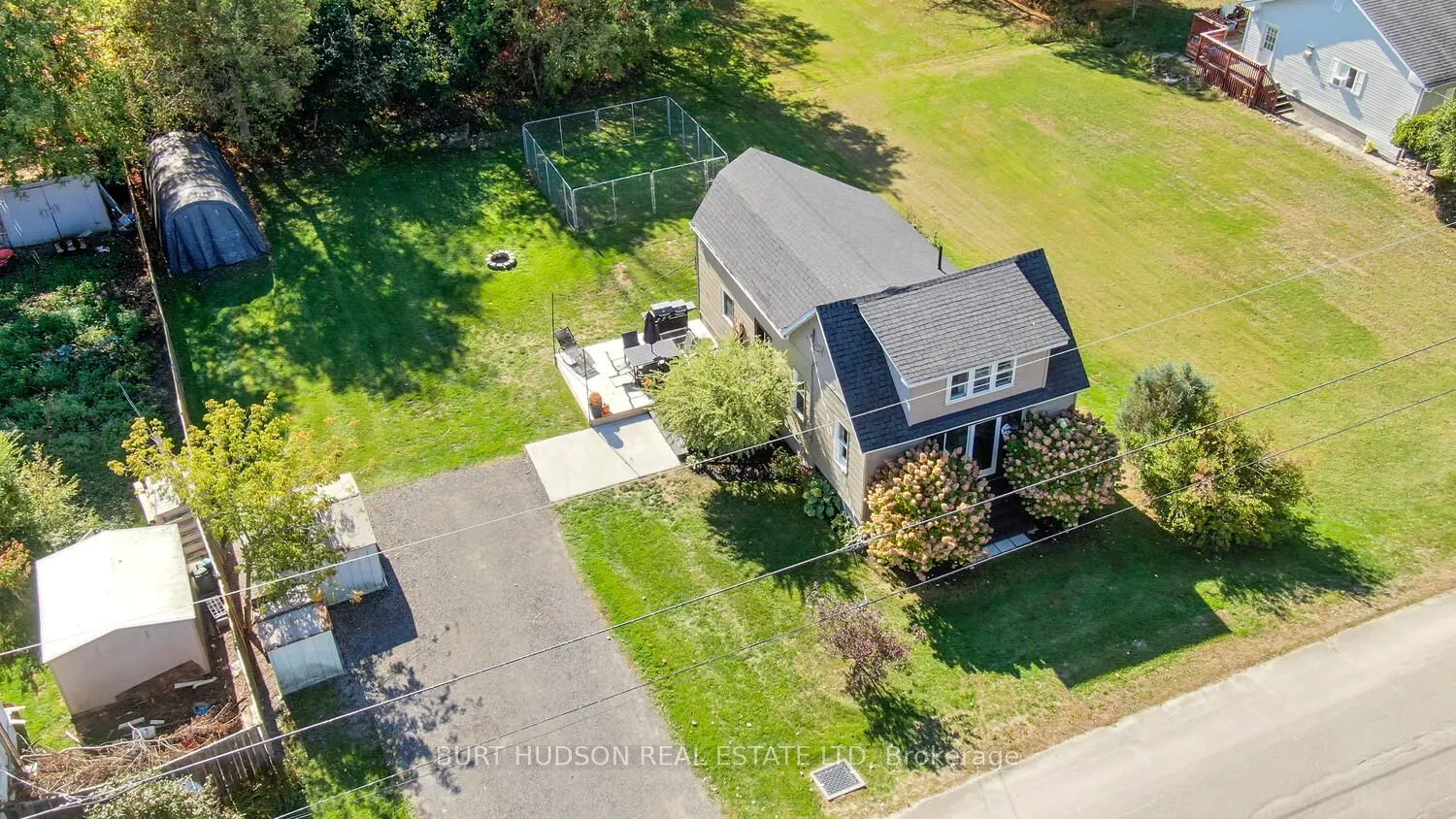 7 Simcoe Street