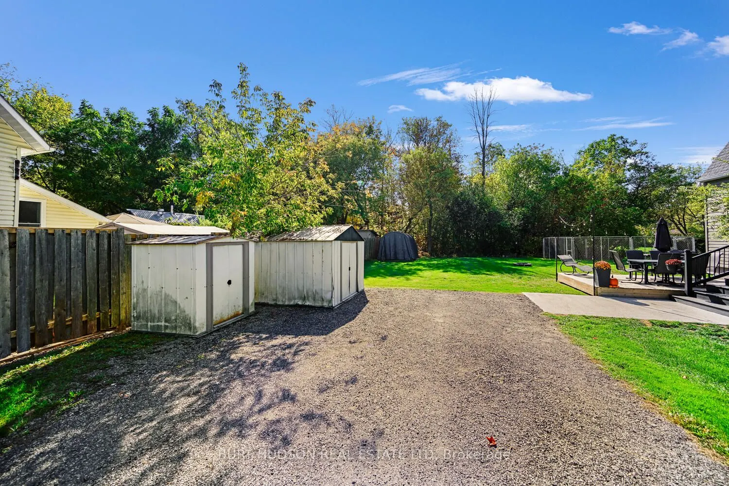 7 Simcoe Street