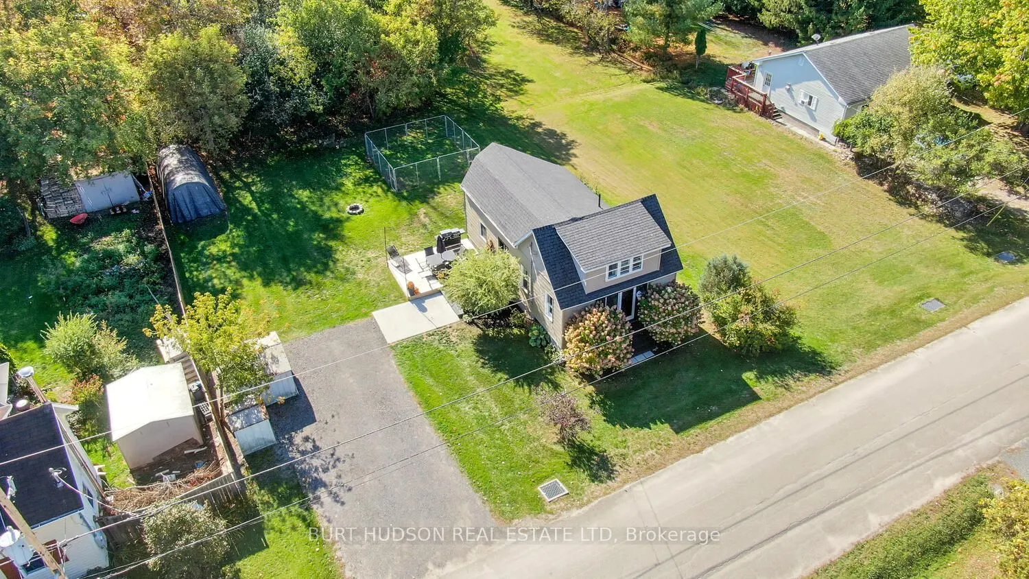7 Simcoe Street