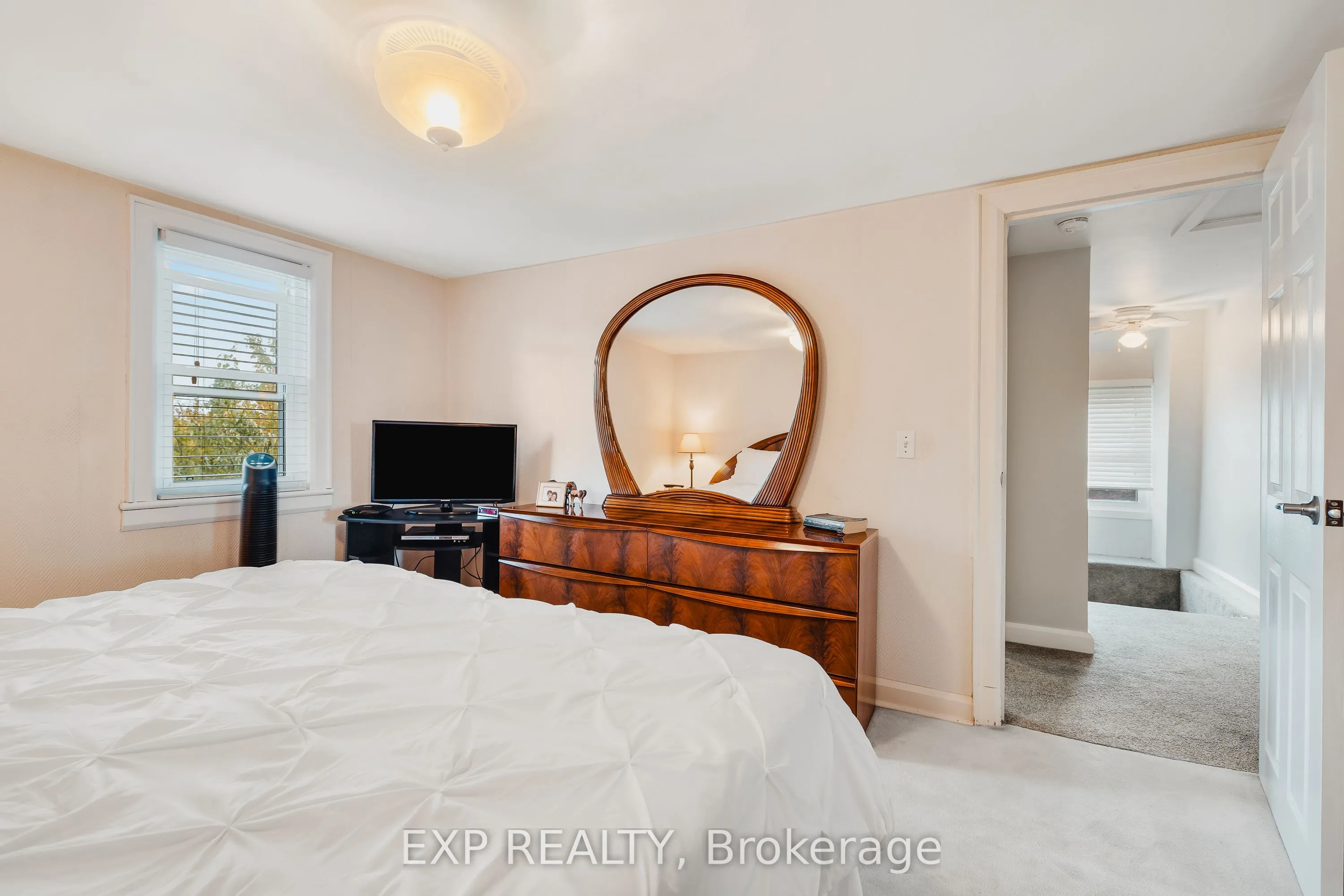 78 George Street S