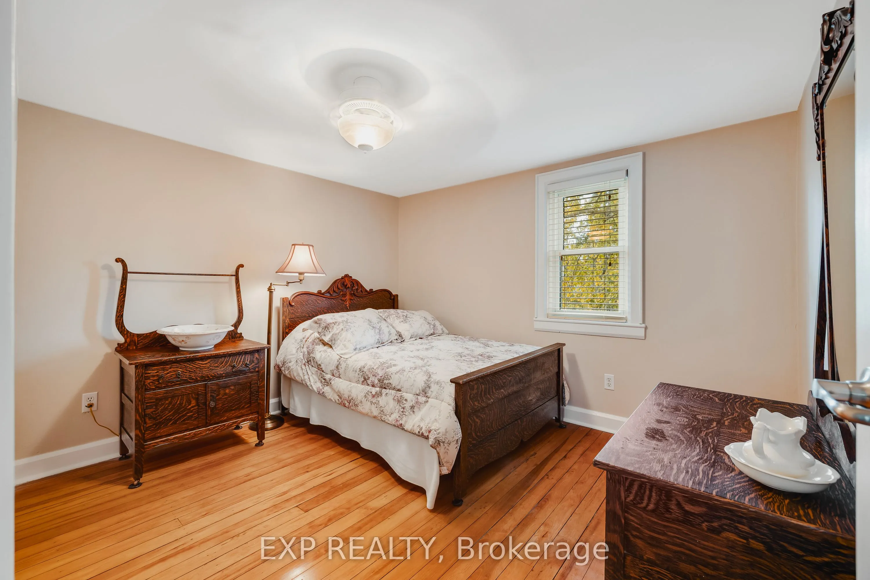 78 George Street S