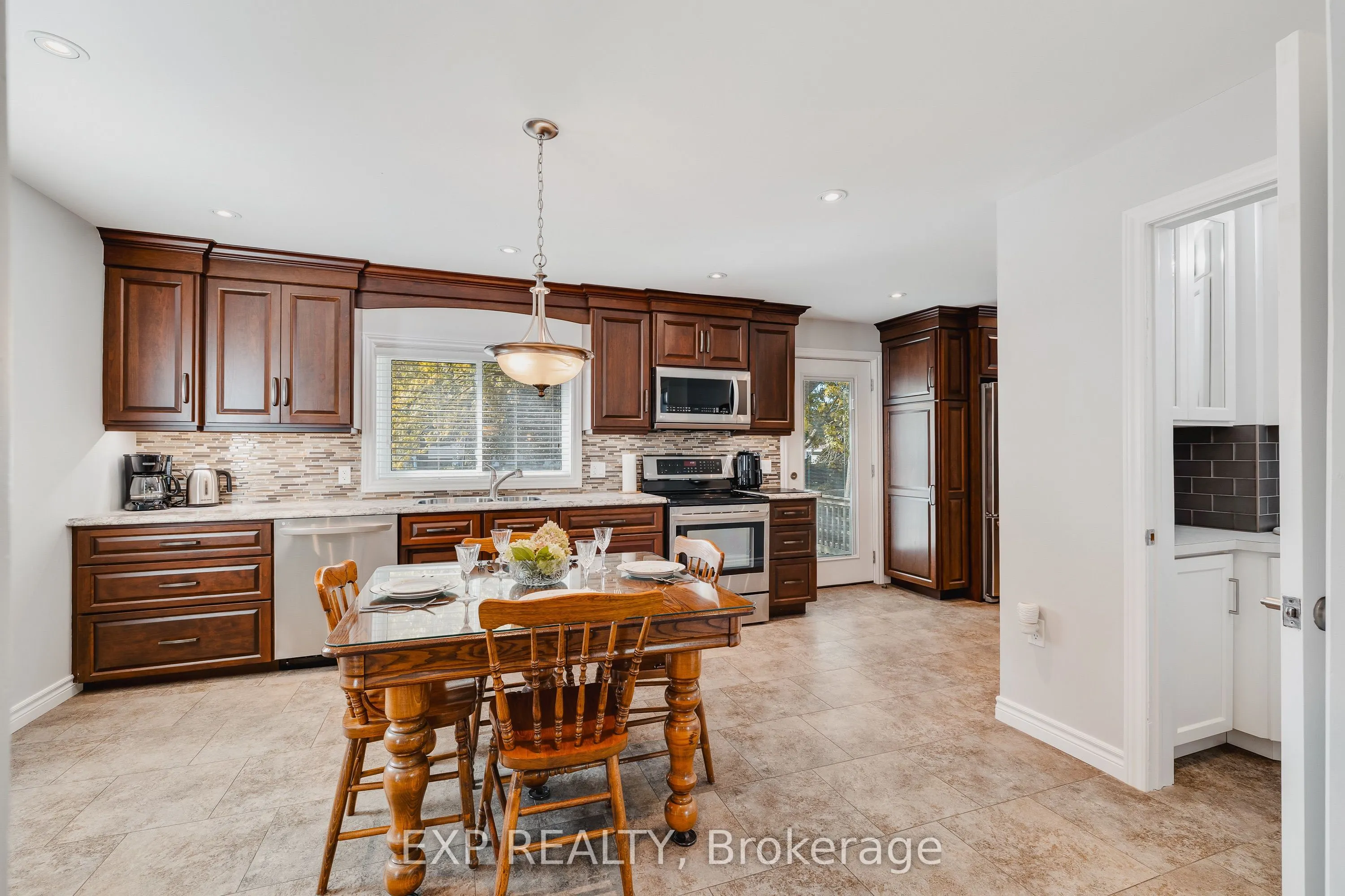 78 George Street S