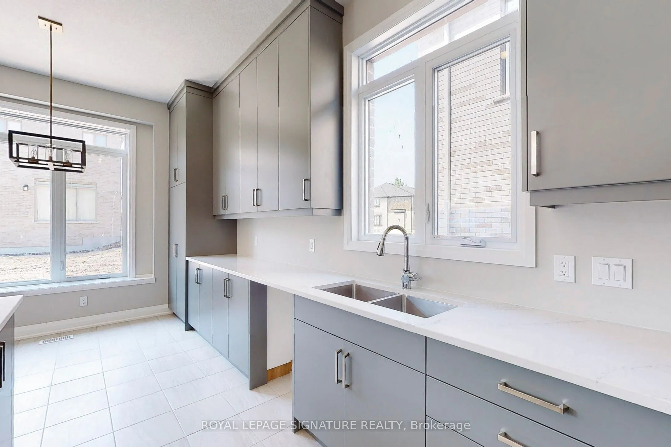 24 Hollybrook Trail