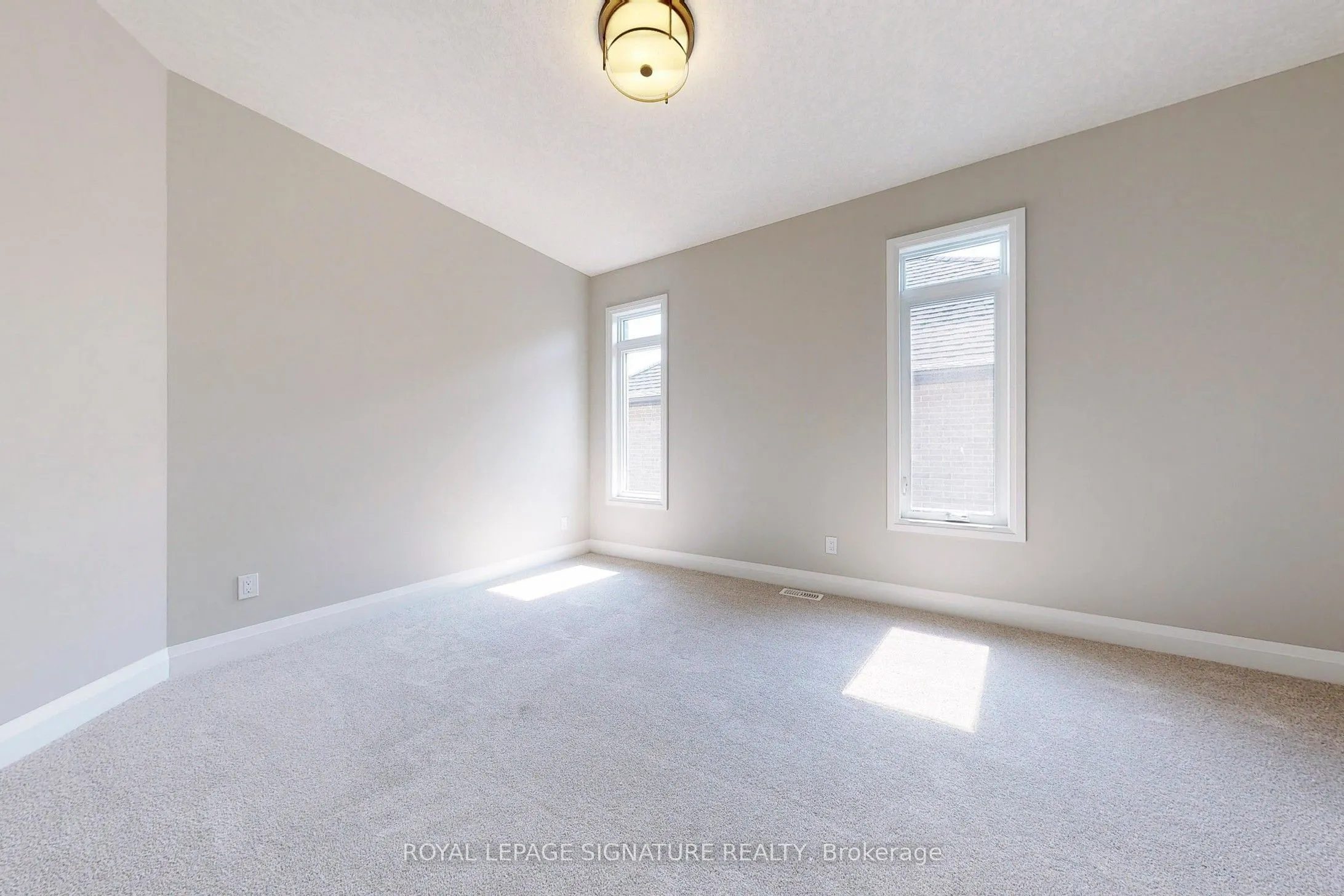24 Hollybrook Trail