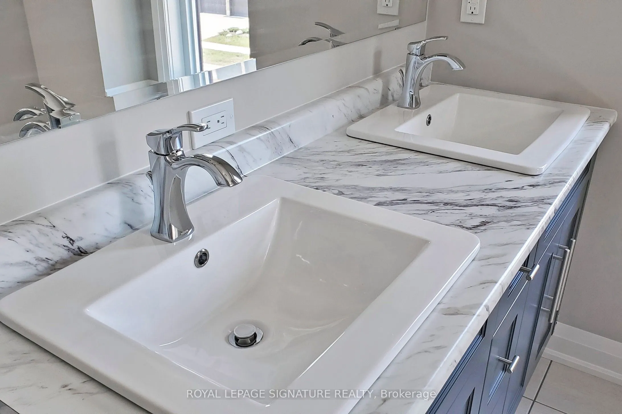 24 Hollybrook Trail