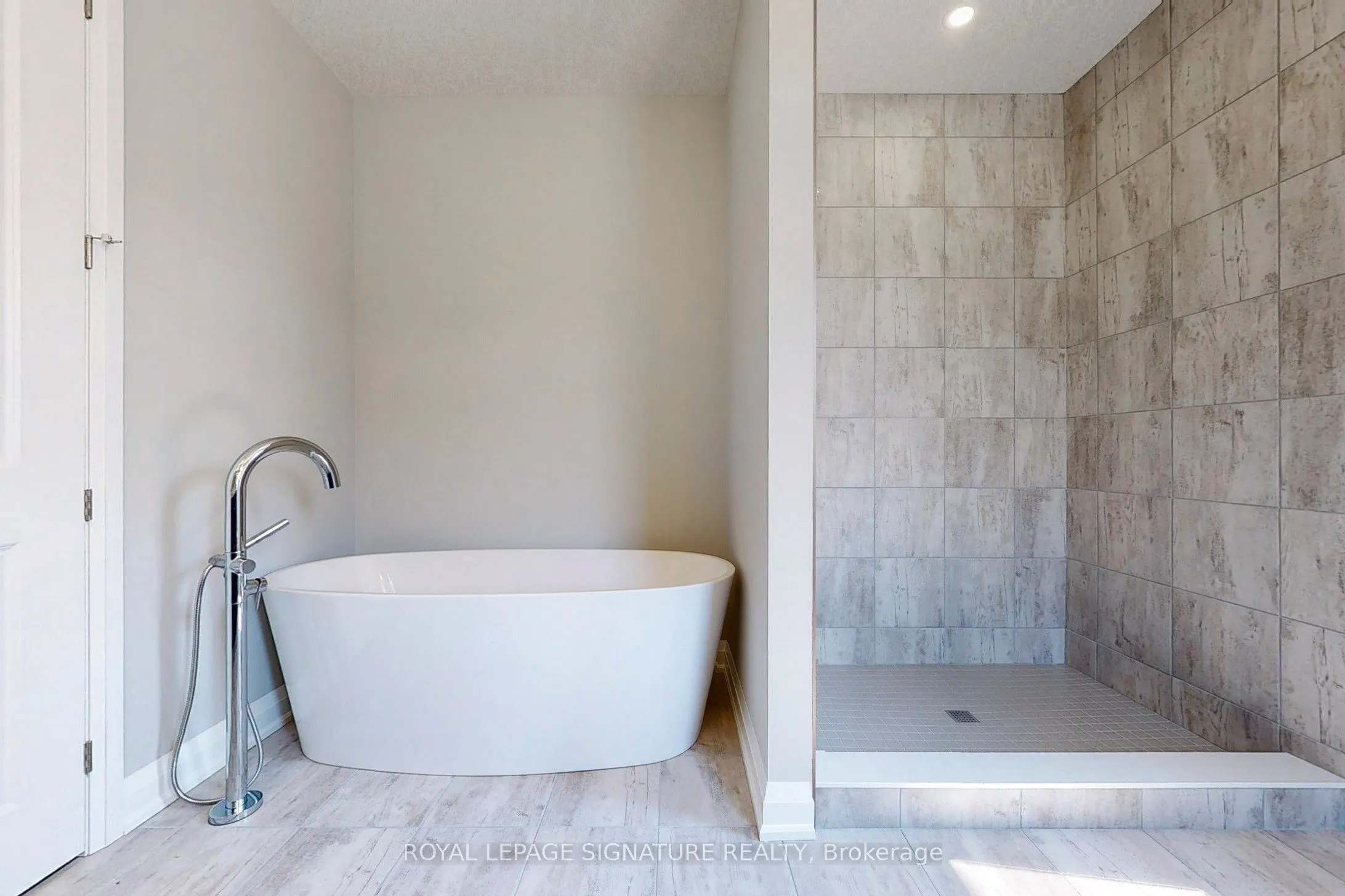 24 Hollybrook Trail