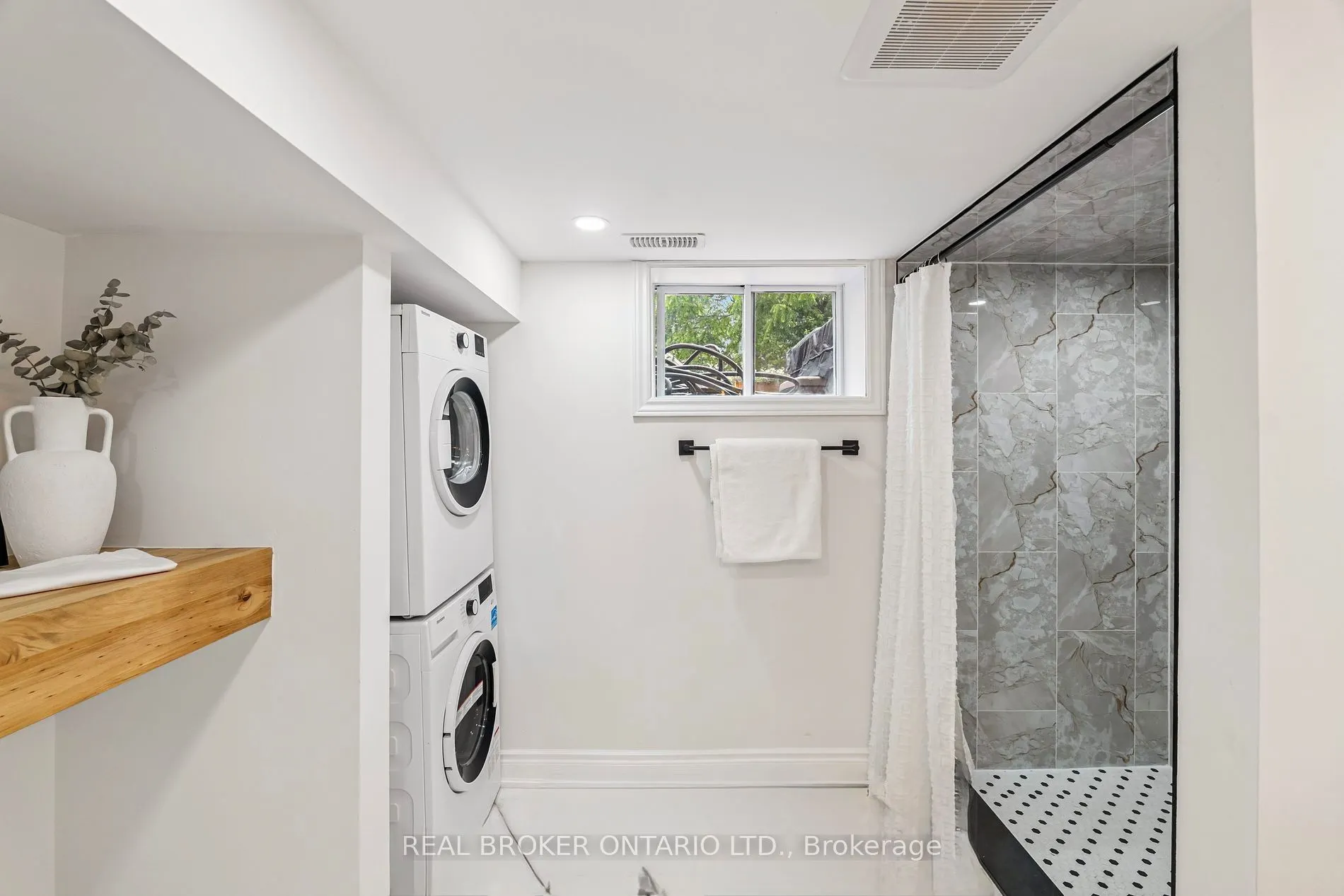 220 Holmesdale Avenue S, #Basement