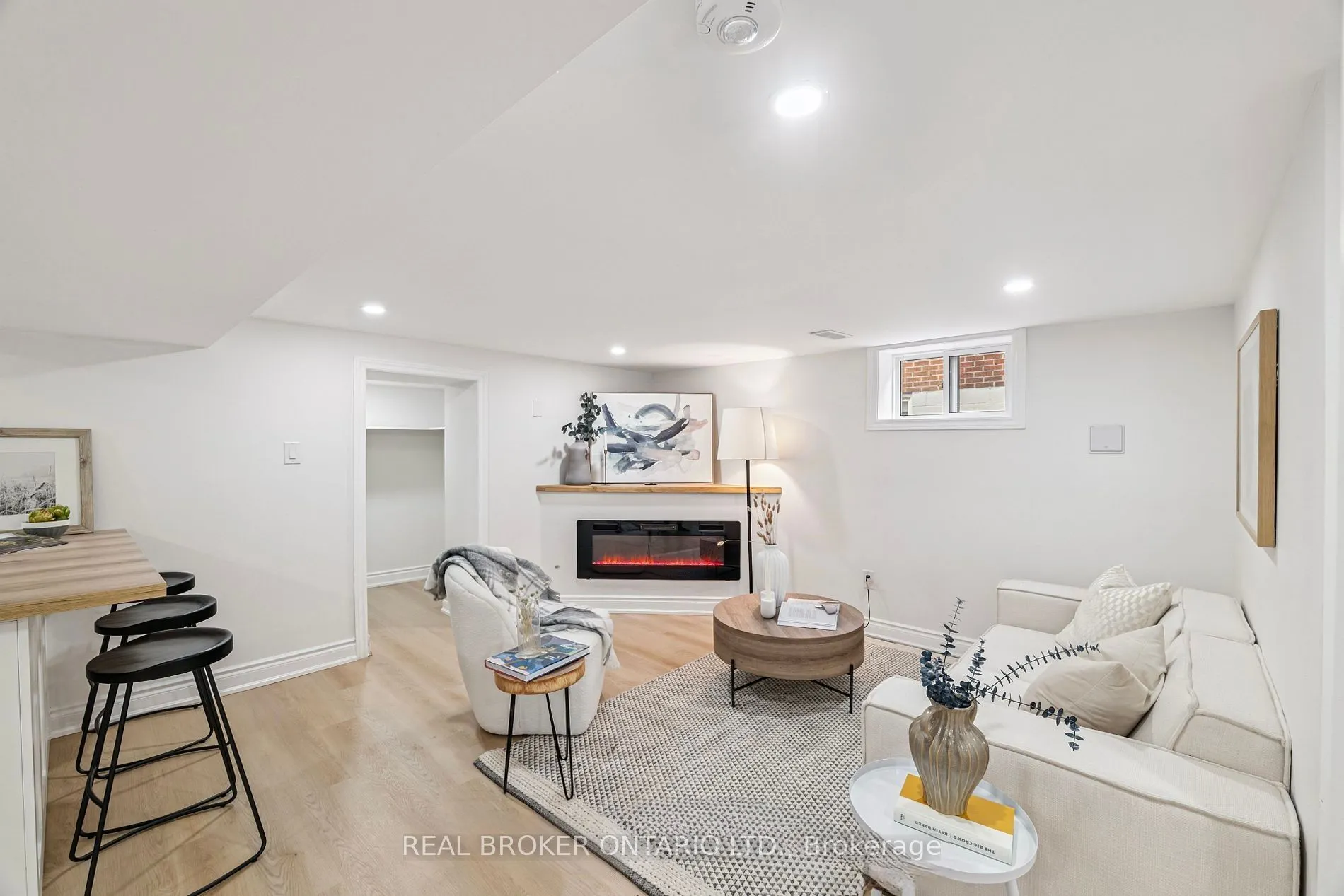 220 Holmesdale Avenue S, #Basement